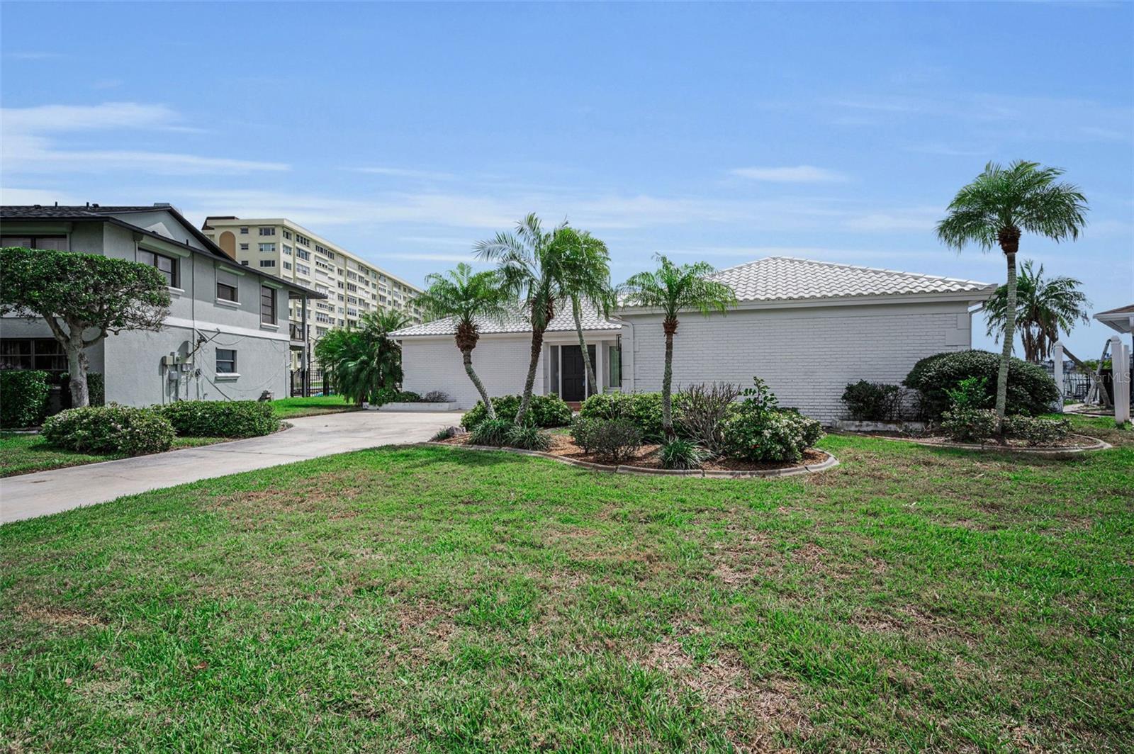 RIDGEWOOD RIVIERA - Residential