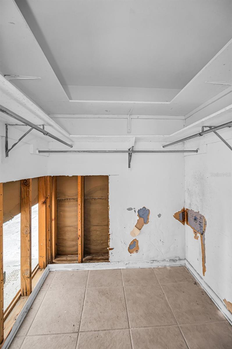 RIDGEWOOD RIVIERA - Residential