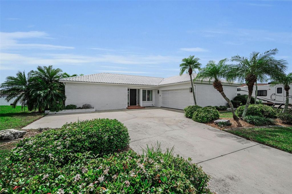 Photo of 11566 47th Avenue N, St Petersburg, FL 33708 (MLS # TB8487254)