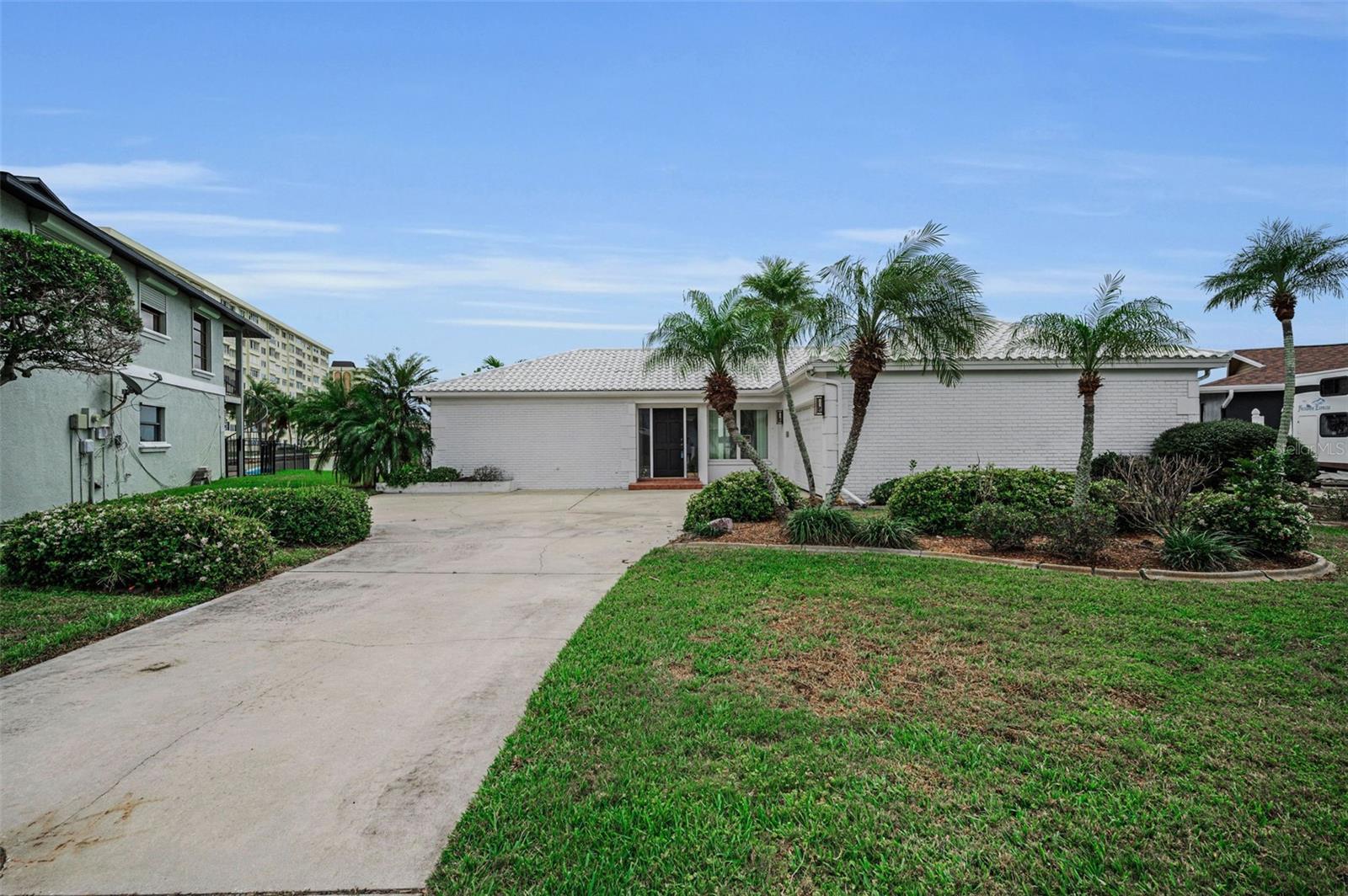 RIDGEWOOD RIVIERA - Residential