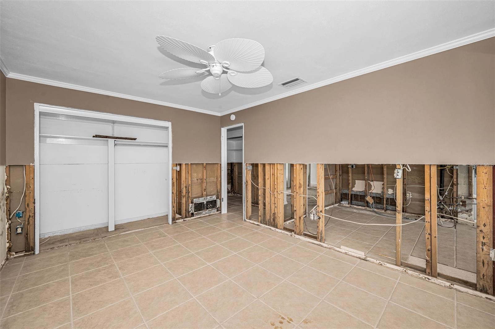 RIDGEWOOD RIVIERA - Residential