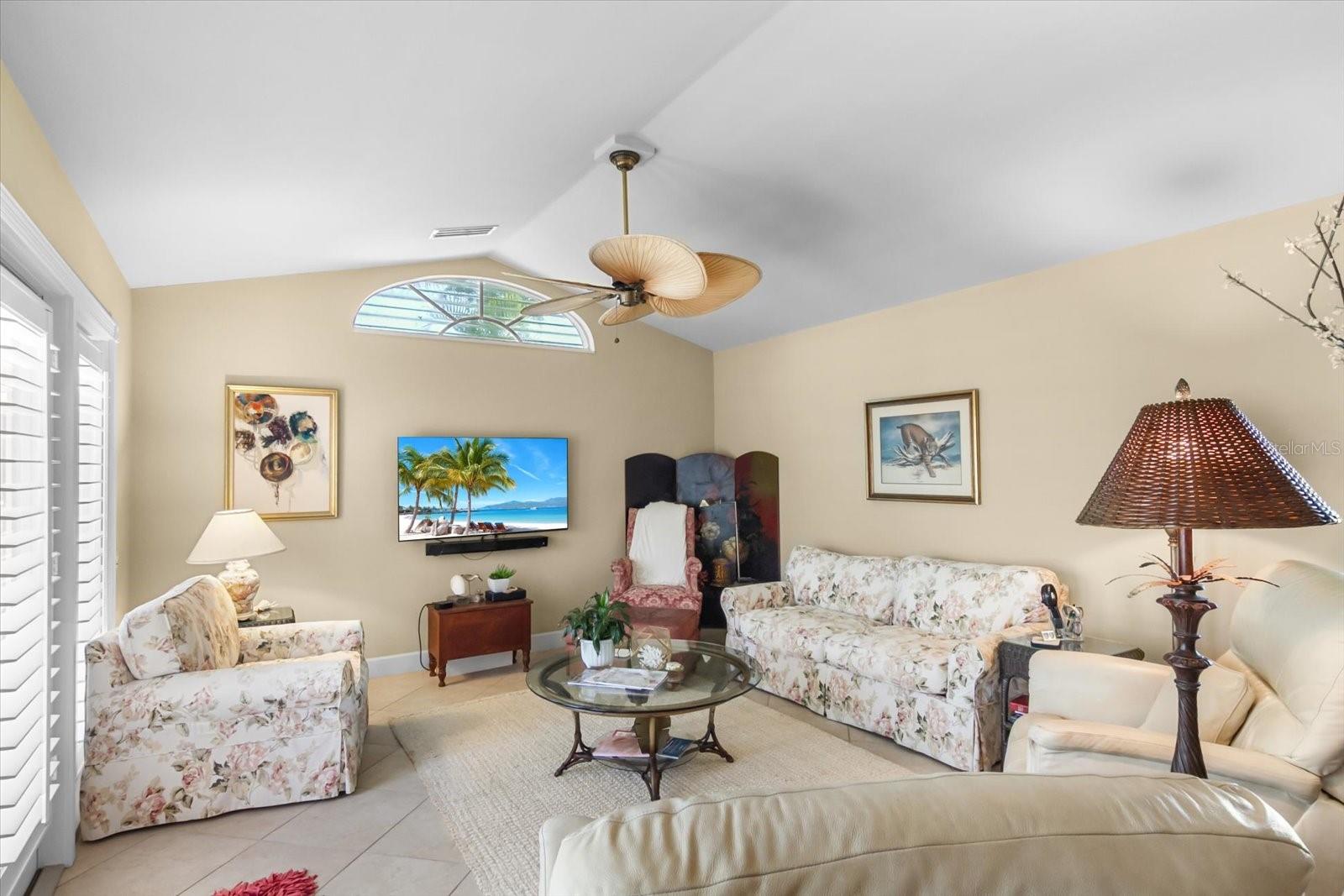 SOUTHBAY YACHT & RACQUET CLUB - Residential