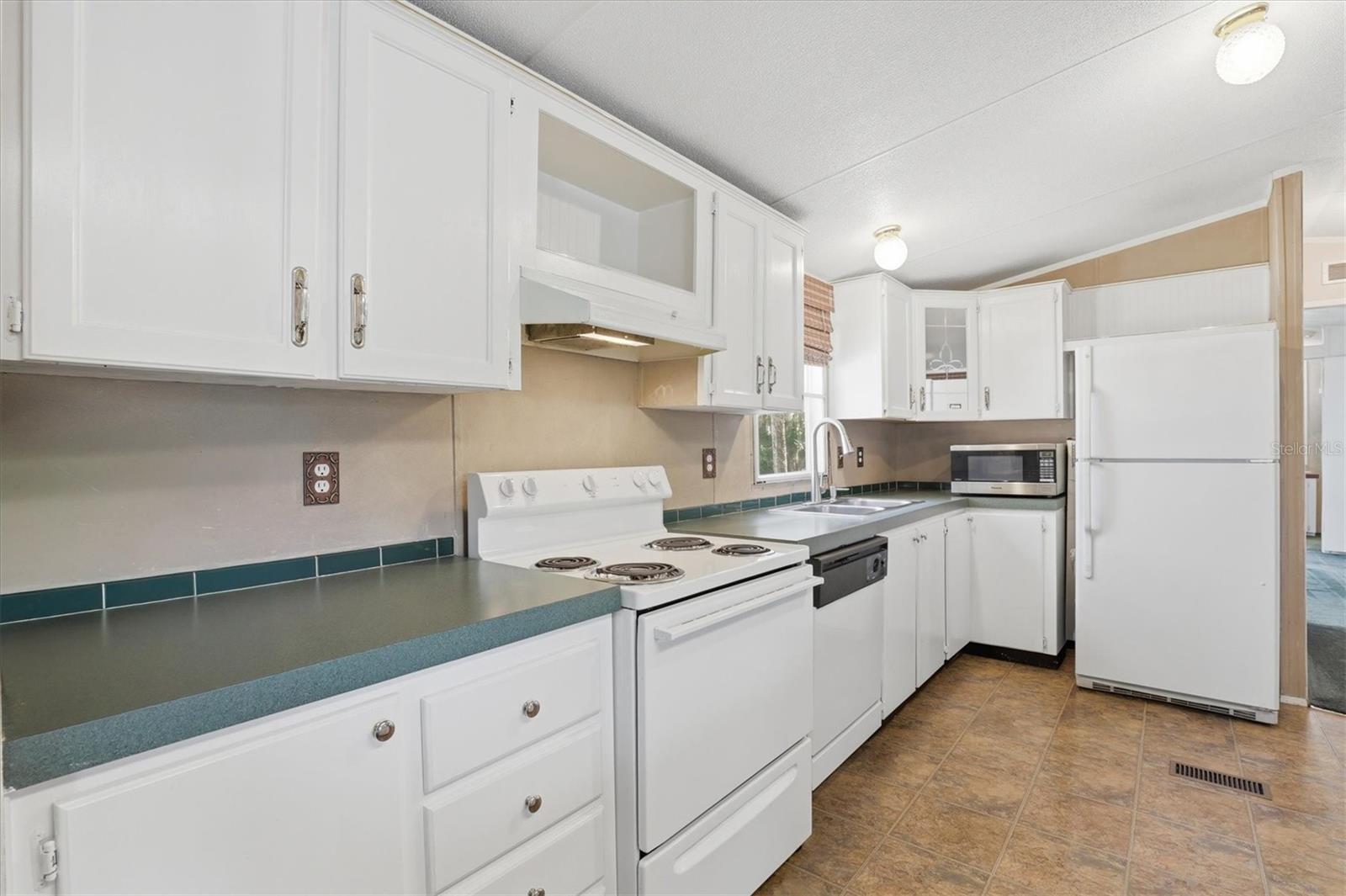 WEEKI WACHEE GARDENS - Residential