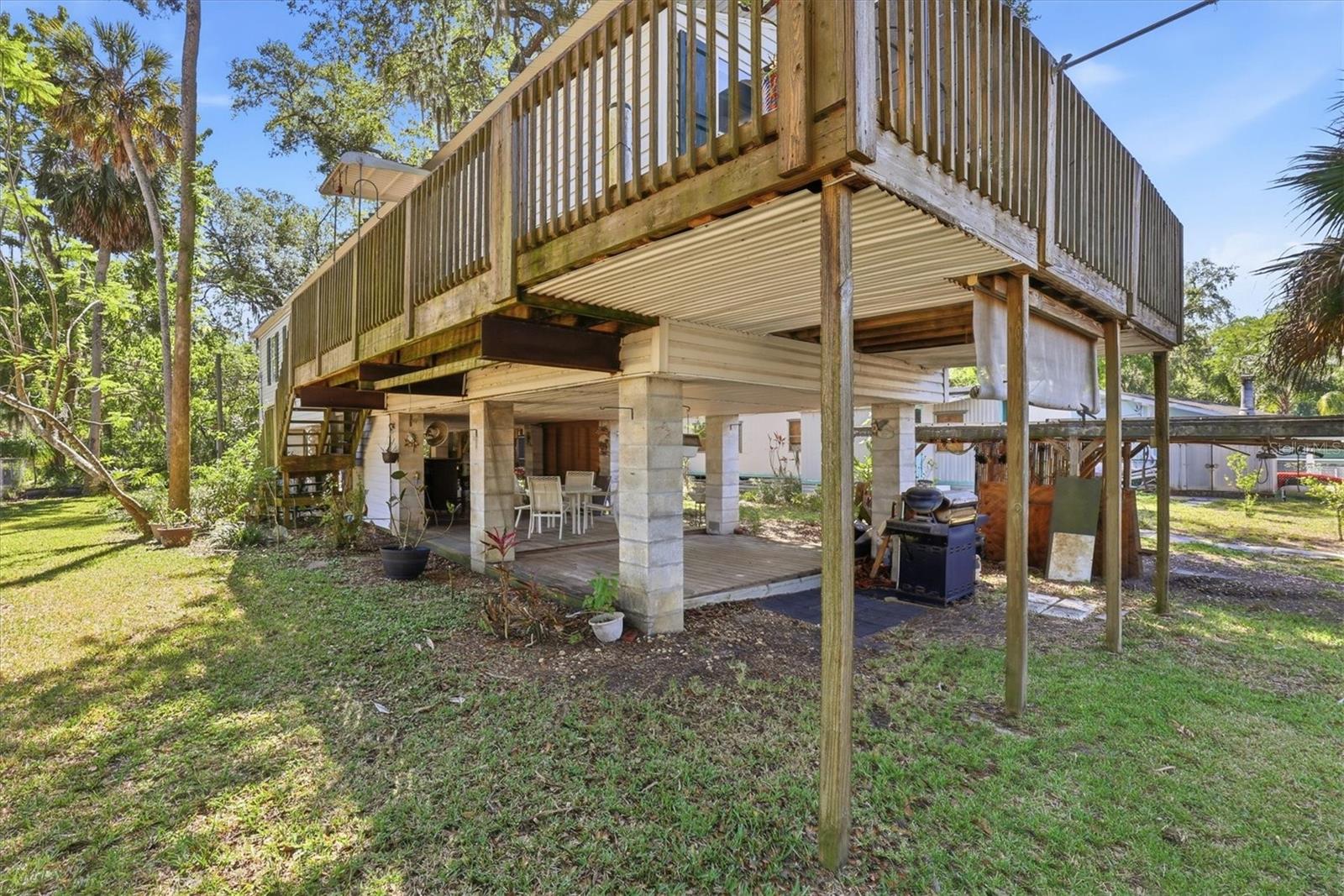 WEEKI WACHEE GARDENS - Residential