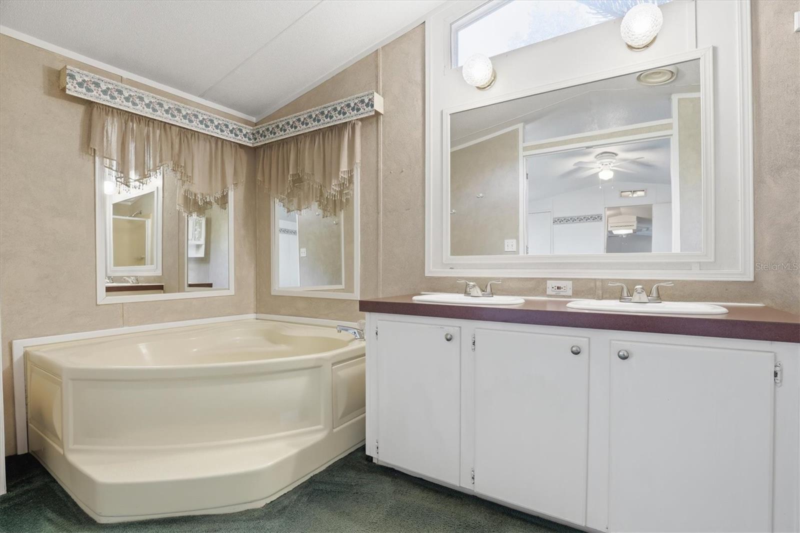 WEEKI WACHEE GARDENS - Residential