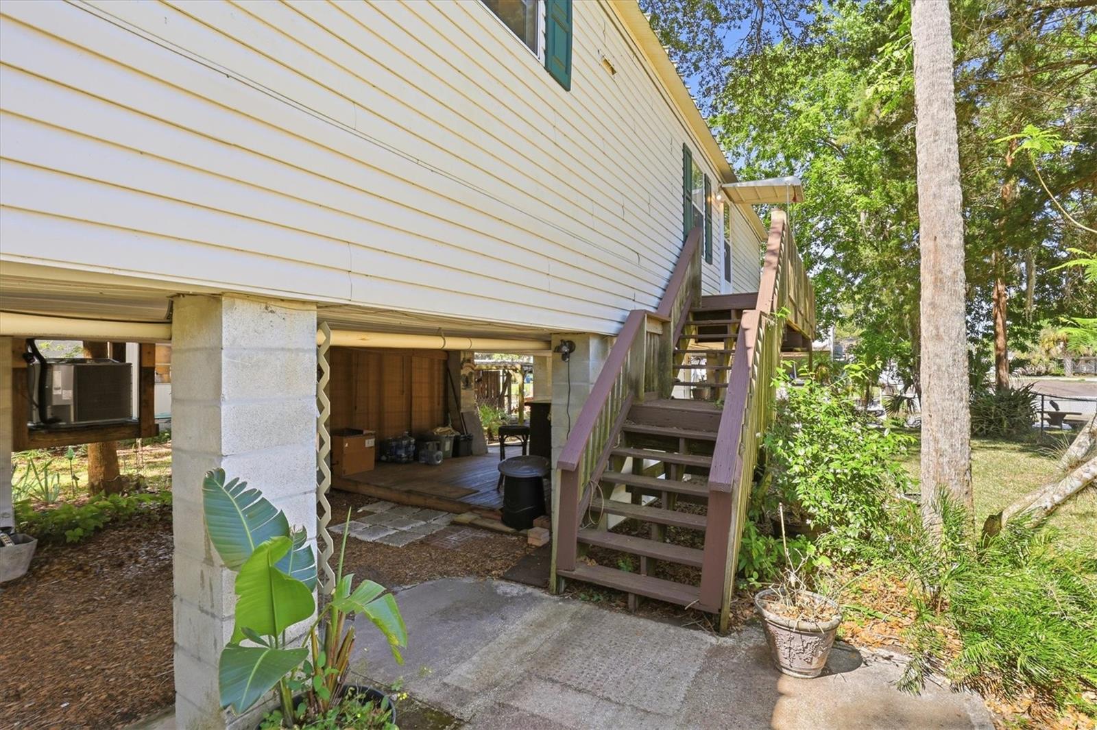 WEEKI WACHEE GARDENS - Residential