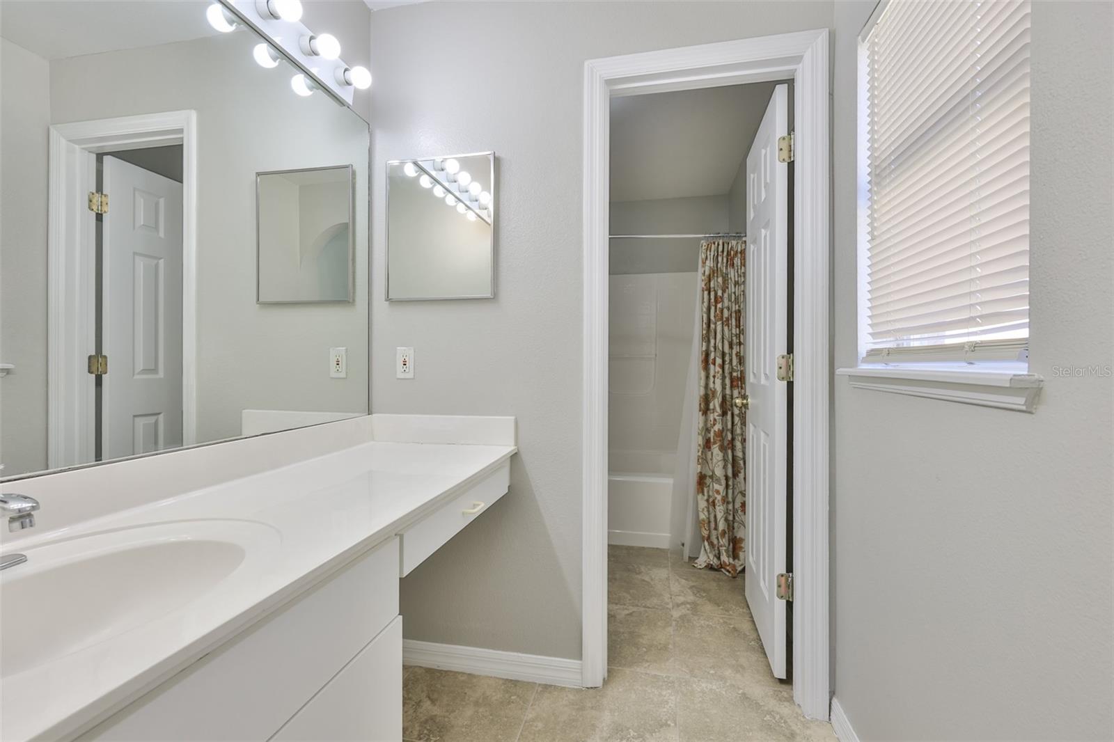 VILLAGES OF LAKE ST CHARLES PH - Residential Lease