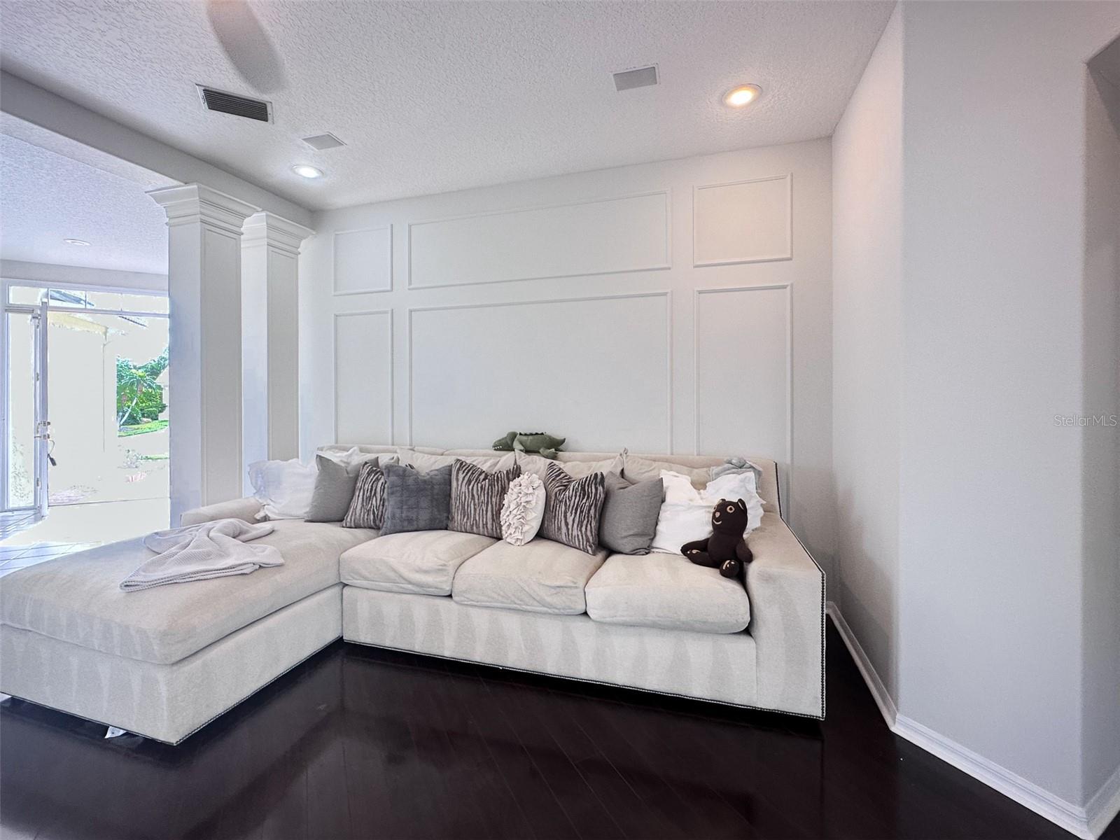 HUNTINGTON POINTE - Residential