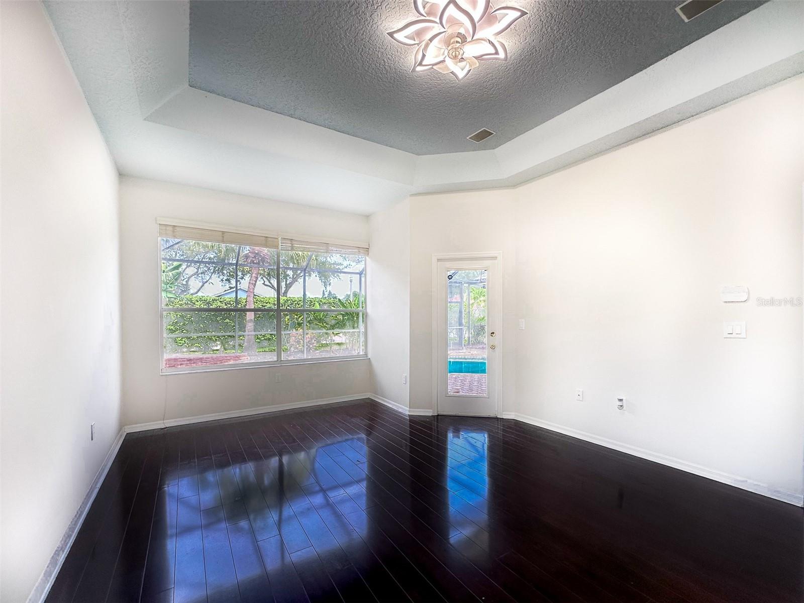 HUNTINGTON POINTE - Residential