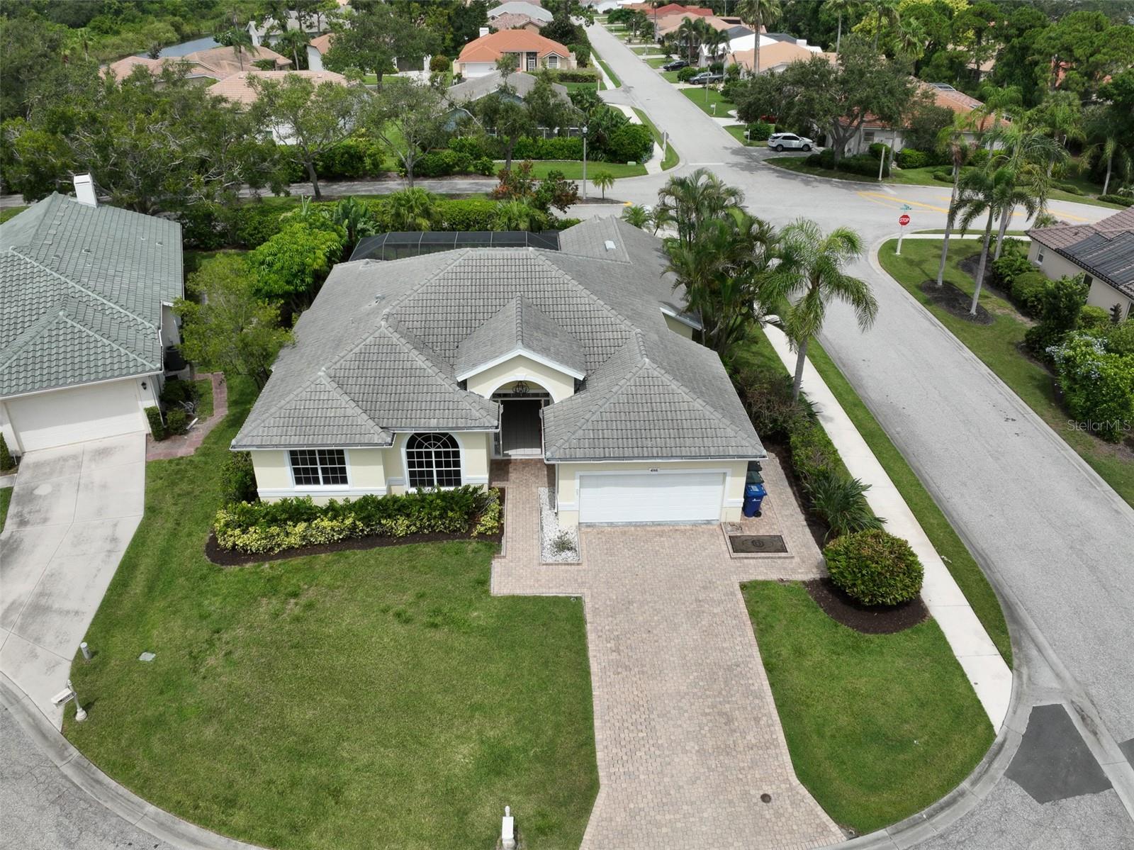 HUNTINGTON POINTE - Residential