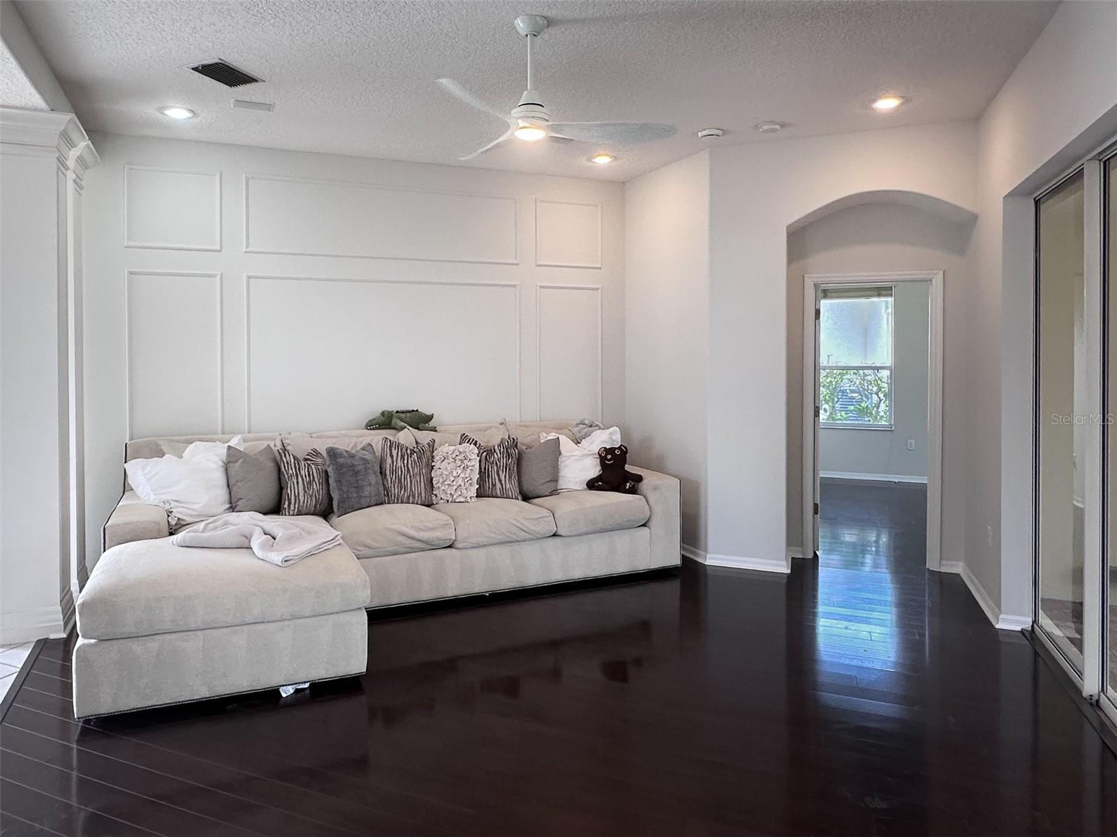 HUNTINGTON POINTE - Residential