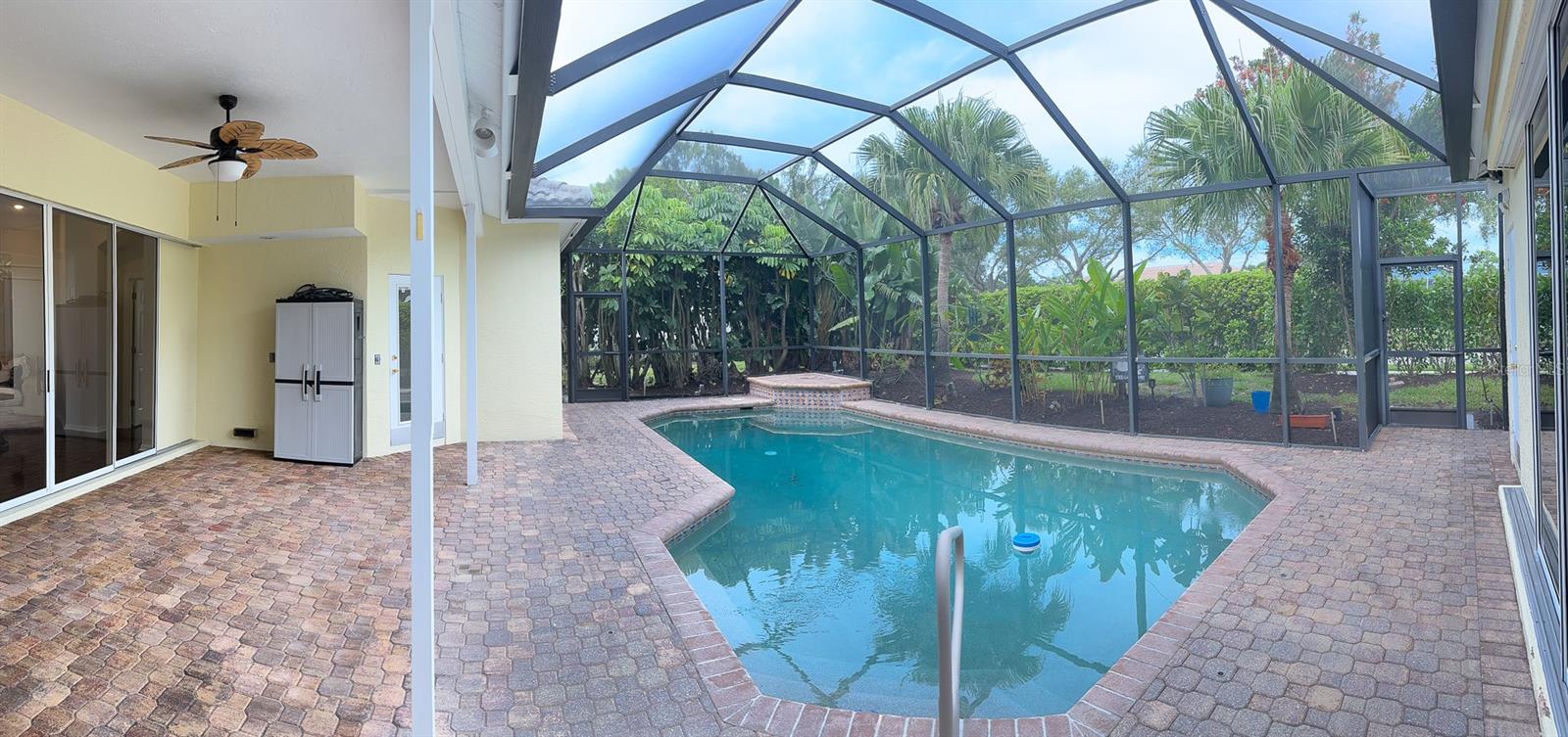 HUNTINGTON POINTE - Residential
