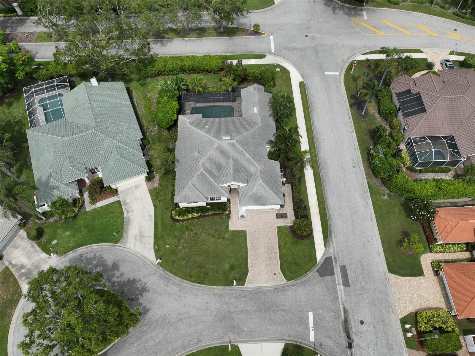 HUNTINGTON POINTE - Residential