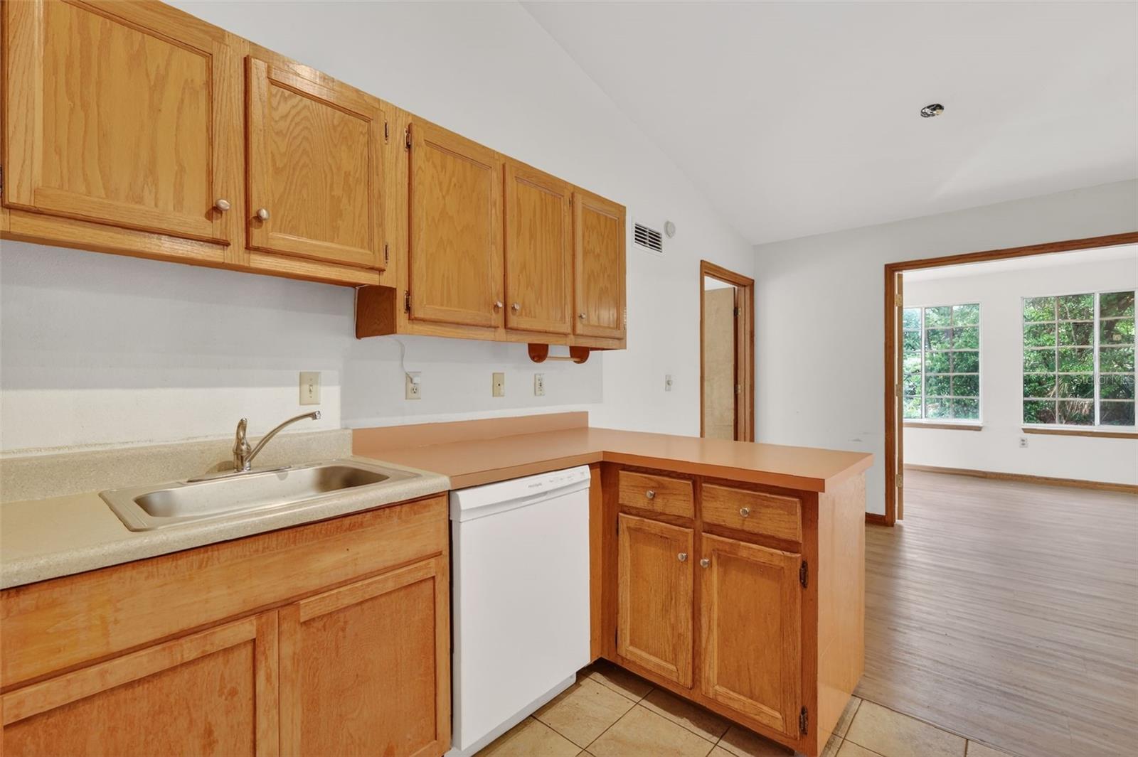 GOLDEN HEIGHTS - Residential