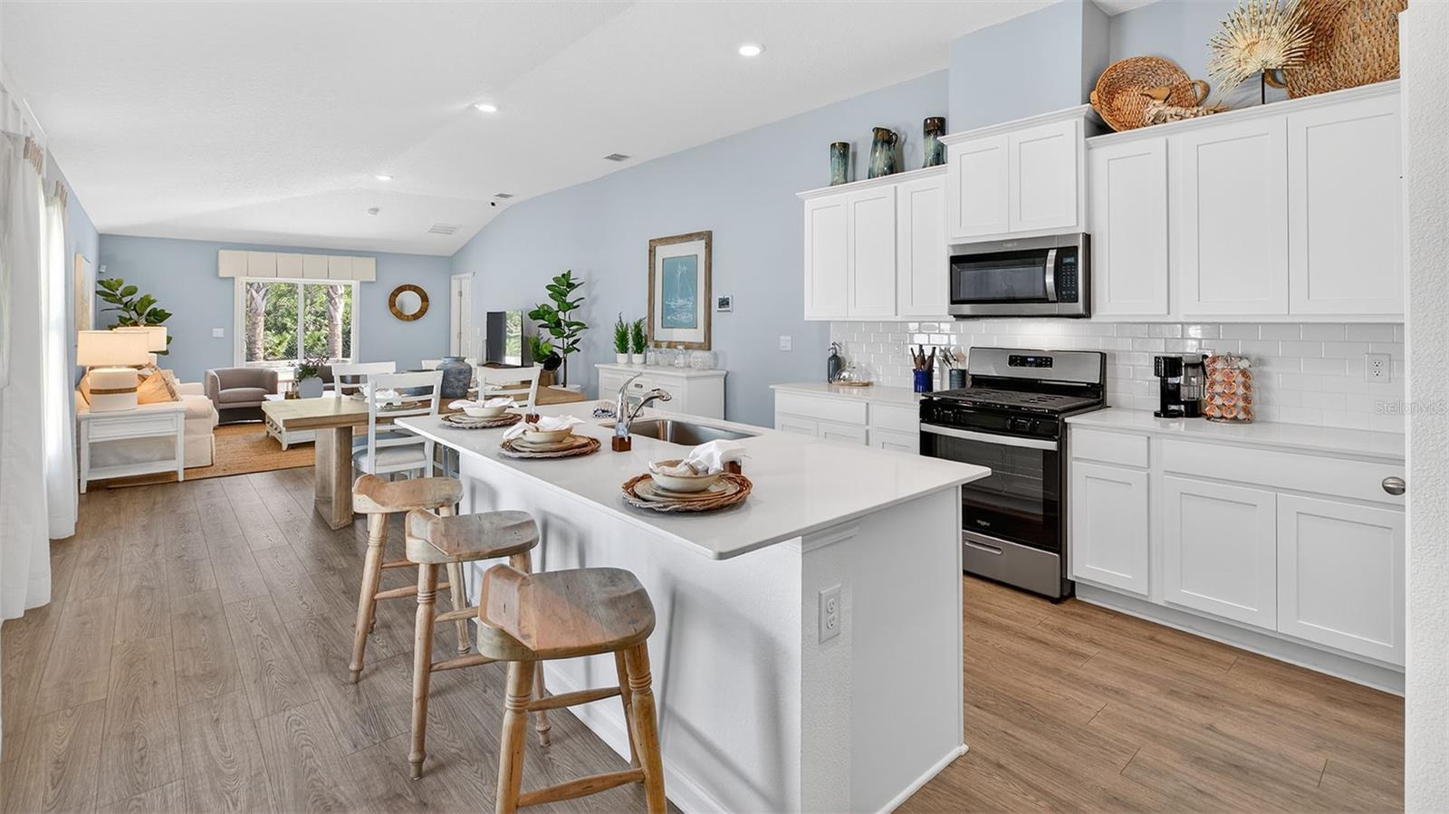 GRAND RESERVE AND GOLF CLUB - Residential