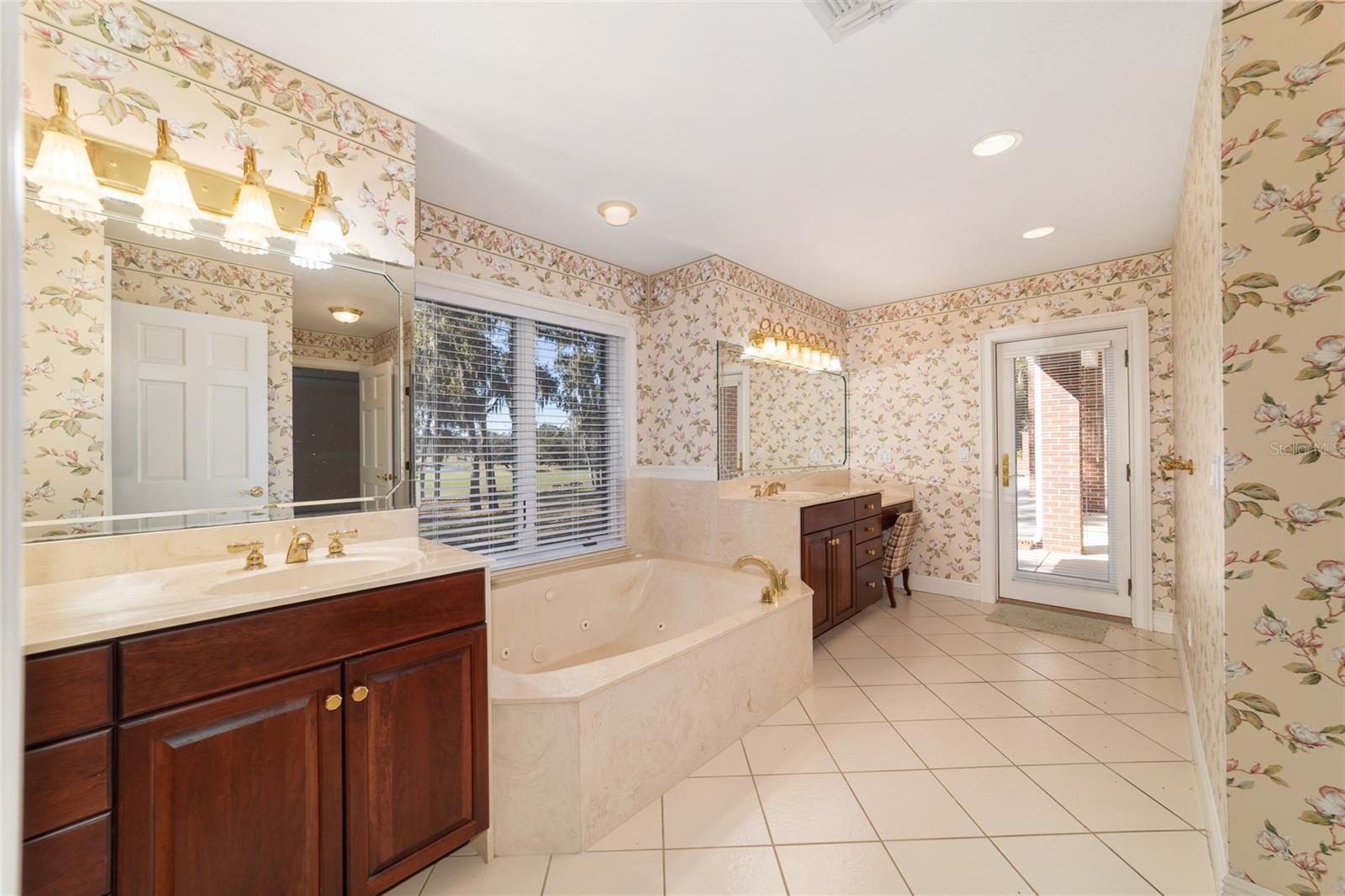 COUNTRY CLUB/OCALA UN 01 - Residential