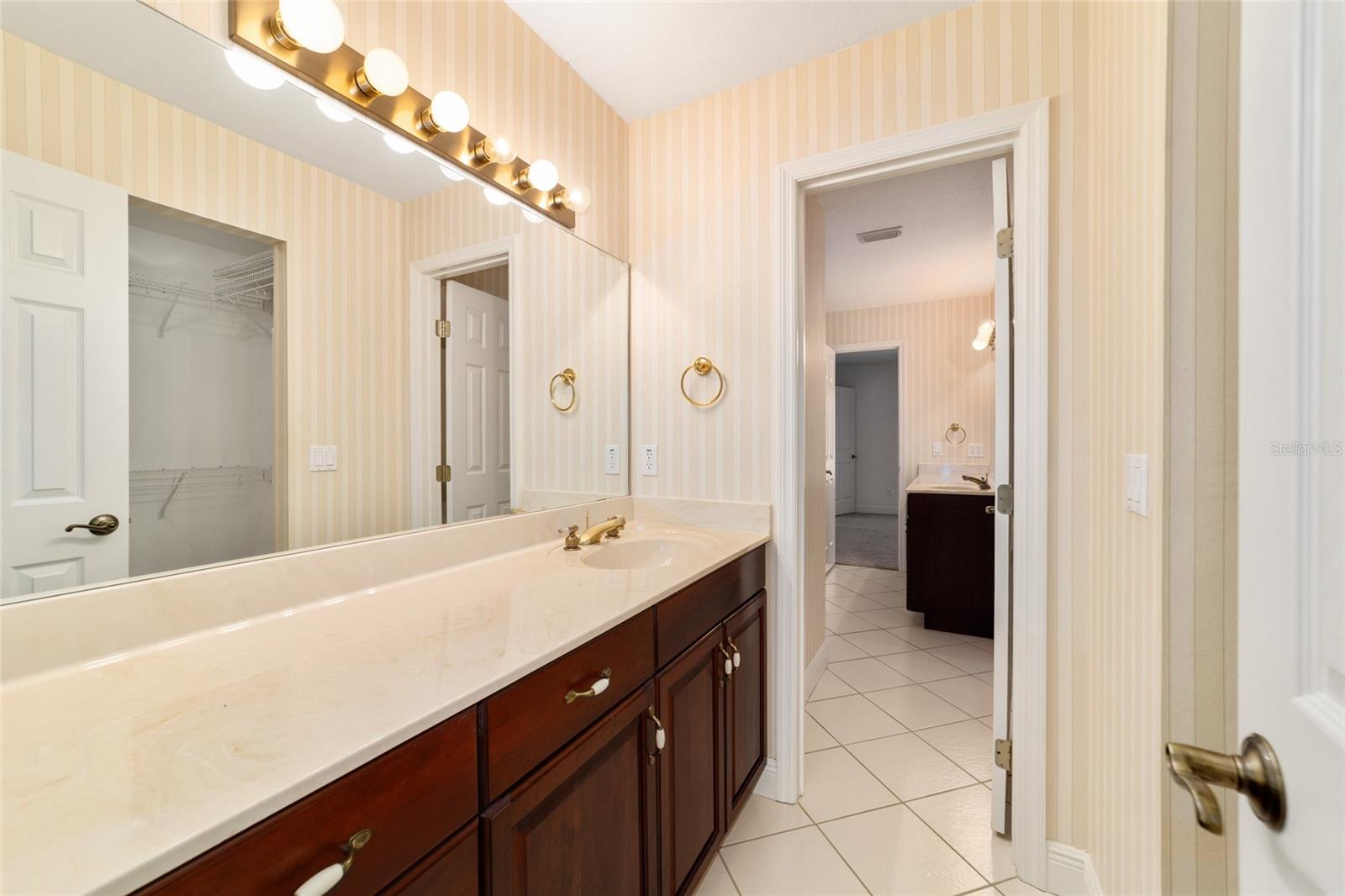 COUNTRY CLUB/OCALA UN 01 - Residential