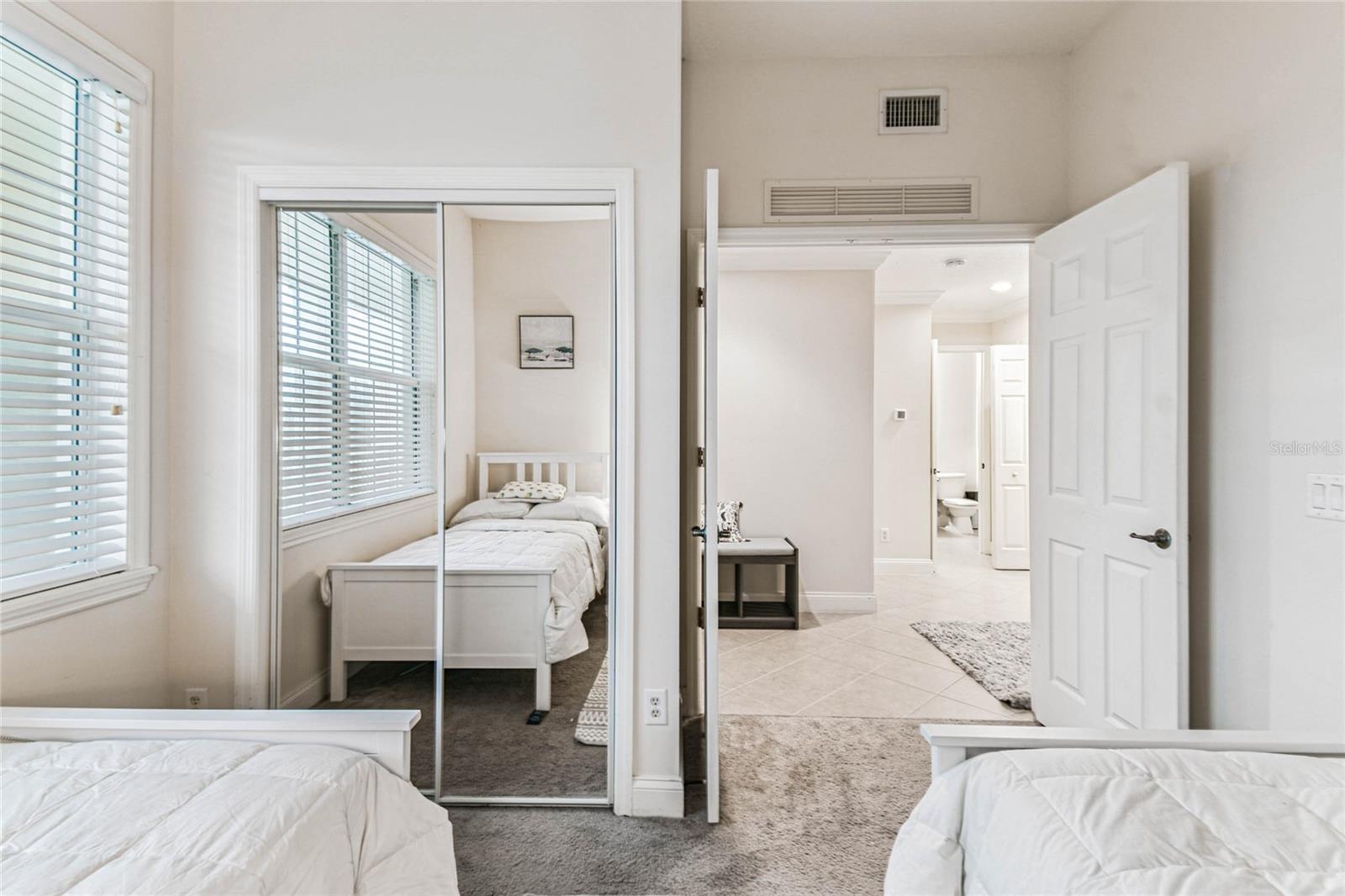 REUNION - Residential