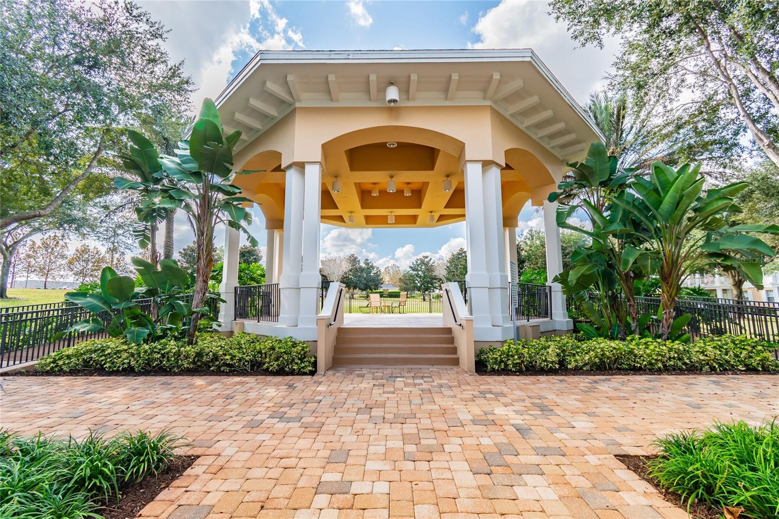 REUNION - Residential