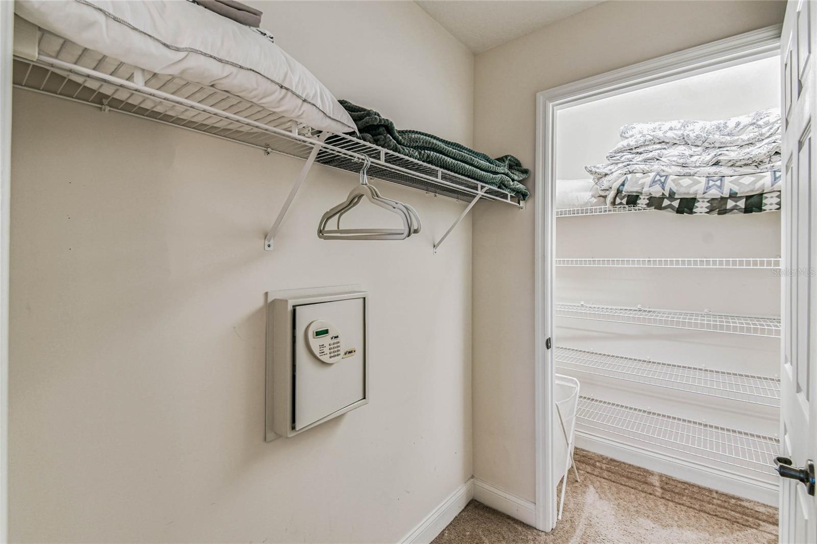 REUNION - Residential