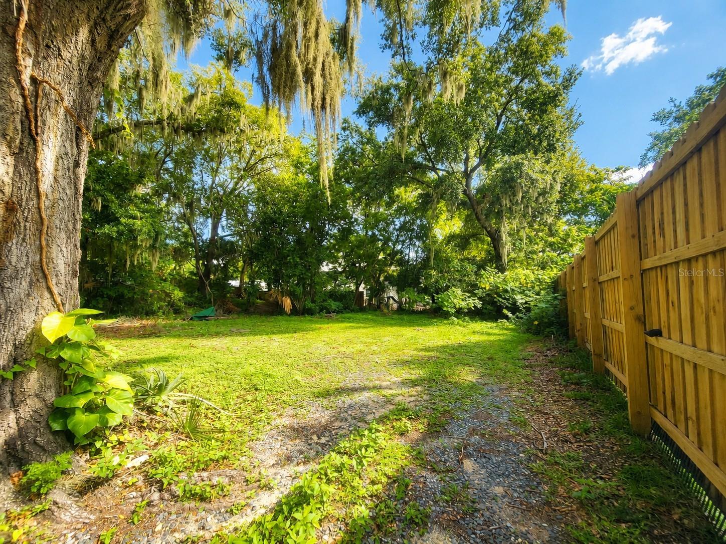 Casas a venda 3 - Jen Dantas 617 NE 25TH AVENUE