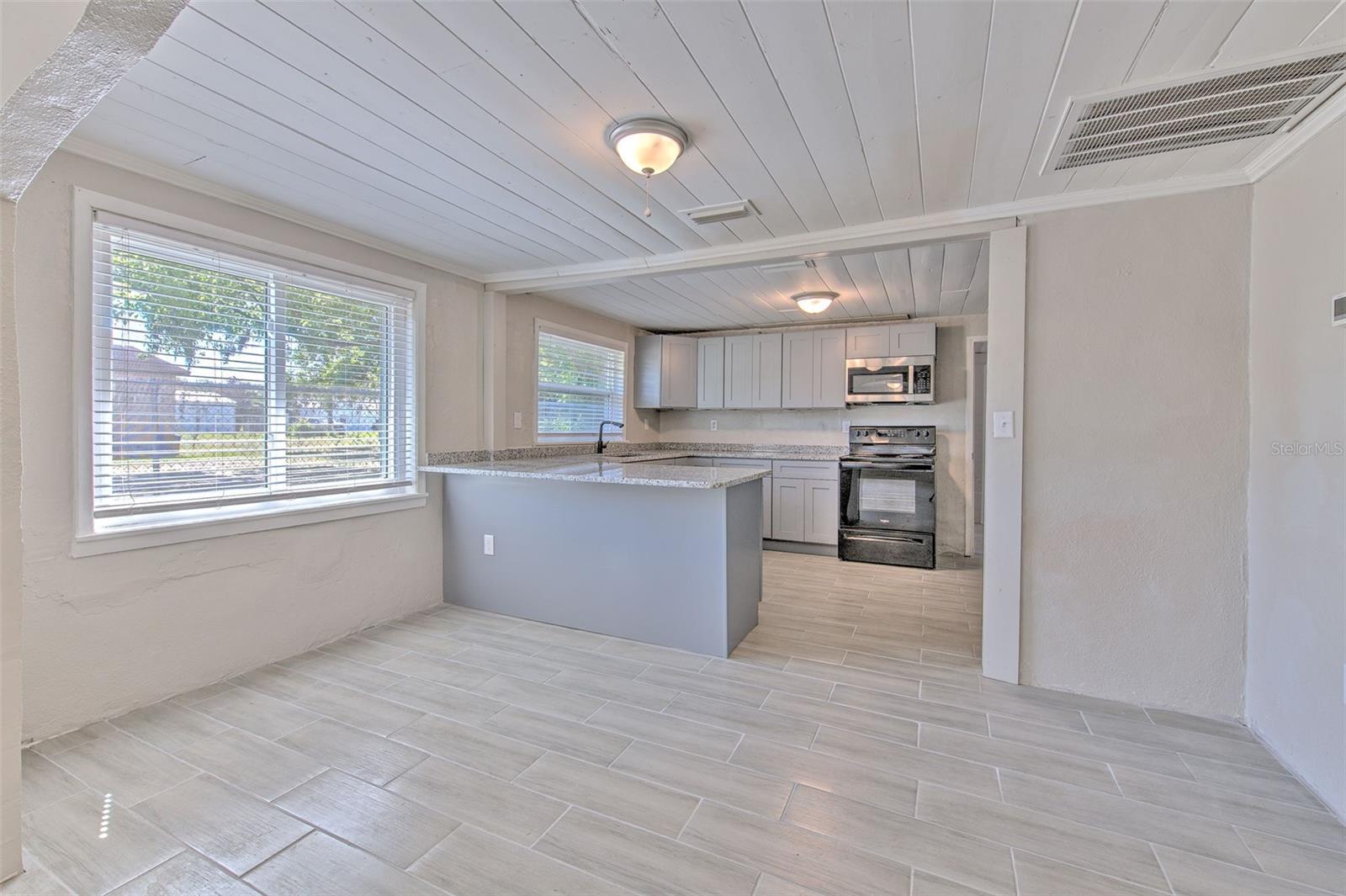 MADISON PARK - Residential Income