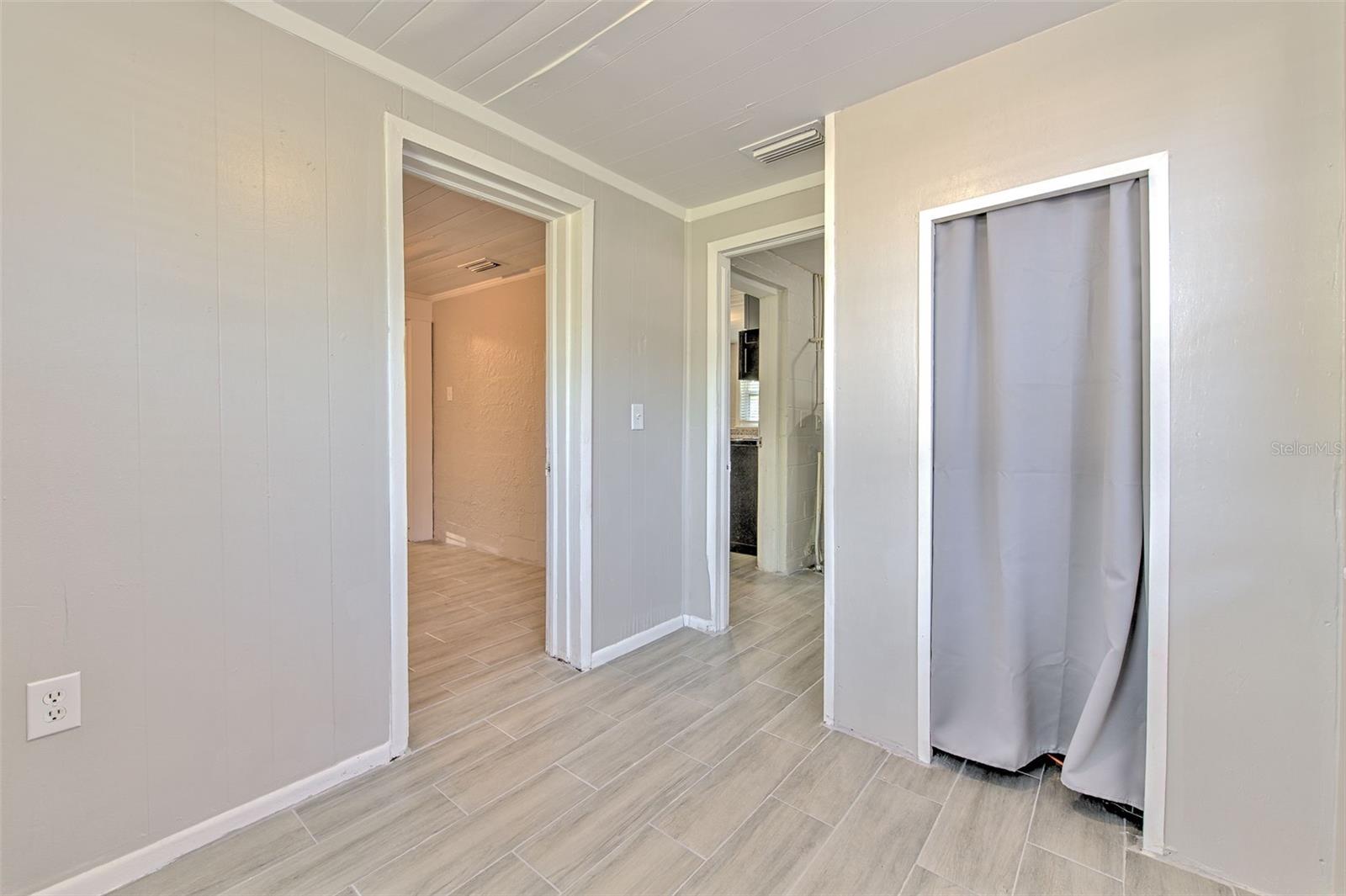 MADISON PARK - Residential Income