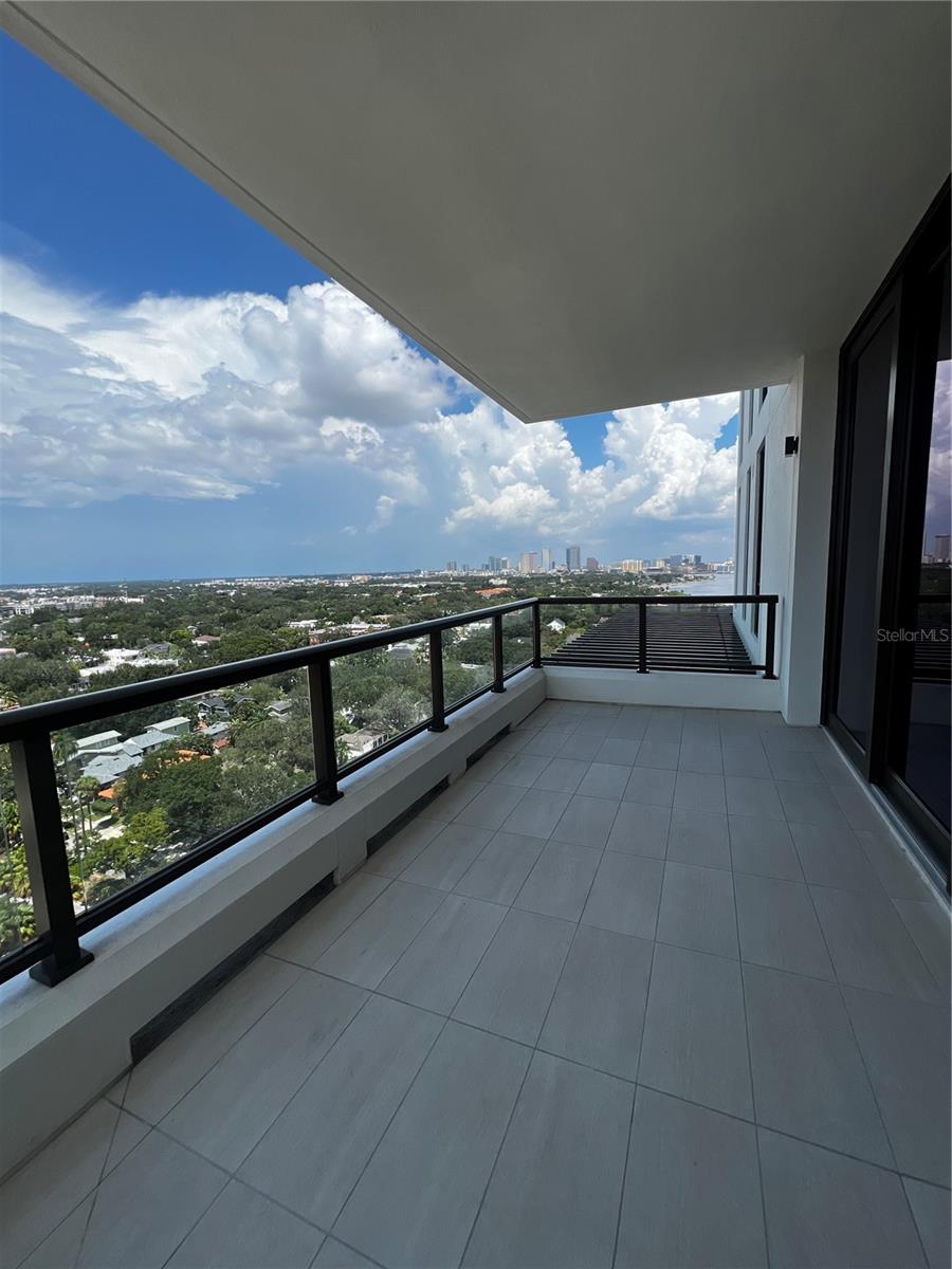 HYDE PARK HOUSE - Residential Lease