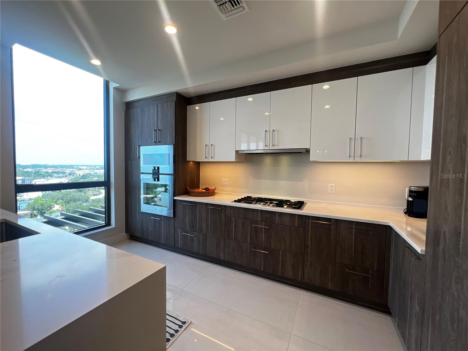 HYDE PARK HOUSE - Residential Lease