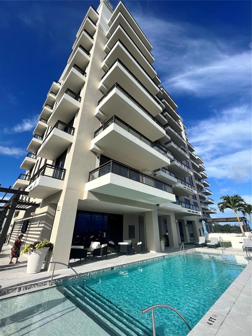 Gorgeous brand new condominium available for rent at the new luxurious Hyde Park House building on the 16th floor
. Located on famous Bayshore Blvd; minutes from the best shops and restaurants. Luxury living at its finest in historic Hyde Park, featuring a 10 ft ceiling unit; 3 bedrooms, 3-1/2 baths with an open floor plan. A premium Chef's kitchen design with European cabinetry, quartz countertops, Gaggenau appliances, and large porcelain tiles throughout the entire unit. Walk to your sizeable balcony overlooking the stunning views of Downtown Tampa Skyline and enjoy the best sunrises and sunsets that Tampa has to offer. As soon as you enter the owner's suite you will be greet with the best views of the bay from the second balcony. The next great thing is the large walking closet with a his & hers division. The luxurious bathroom offers dual vanities with a large frameless glass shower, which includes a hand held set, body sprayer, and a rain head shower. The building offers to their residents a resort style pool, spa, covered kitchen with a grill, fire pit, fitness center, and inside social room. Other building amenities include private secured parking garage, access controlled entry to the building and elevators, climate controlled storage, & 24-hour concierge.