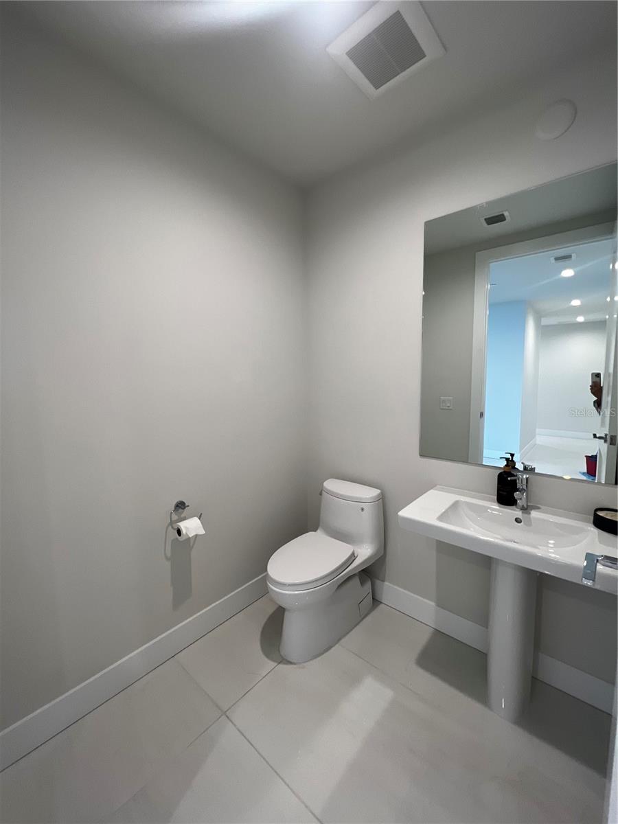 HYDE PARK HOUSE - Residential Lease