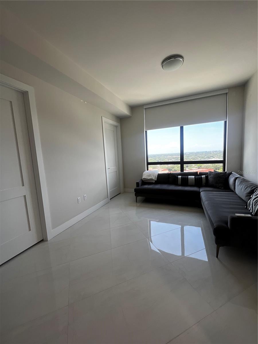 HYDE PARK HOUSE - Residential Lease