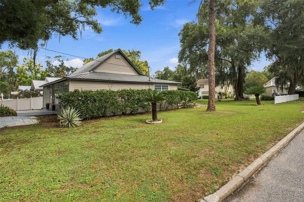 Photo of 5450 10th Street, Zephyrhills, FL 33542 (MLS # TB8555288)