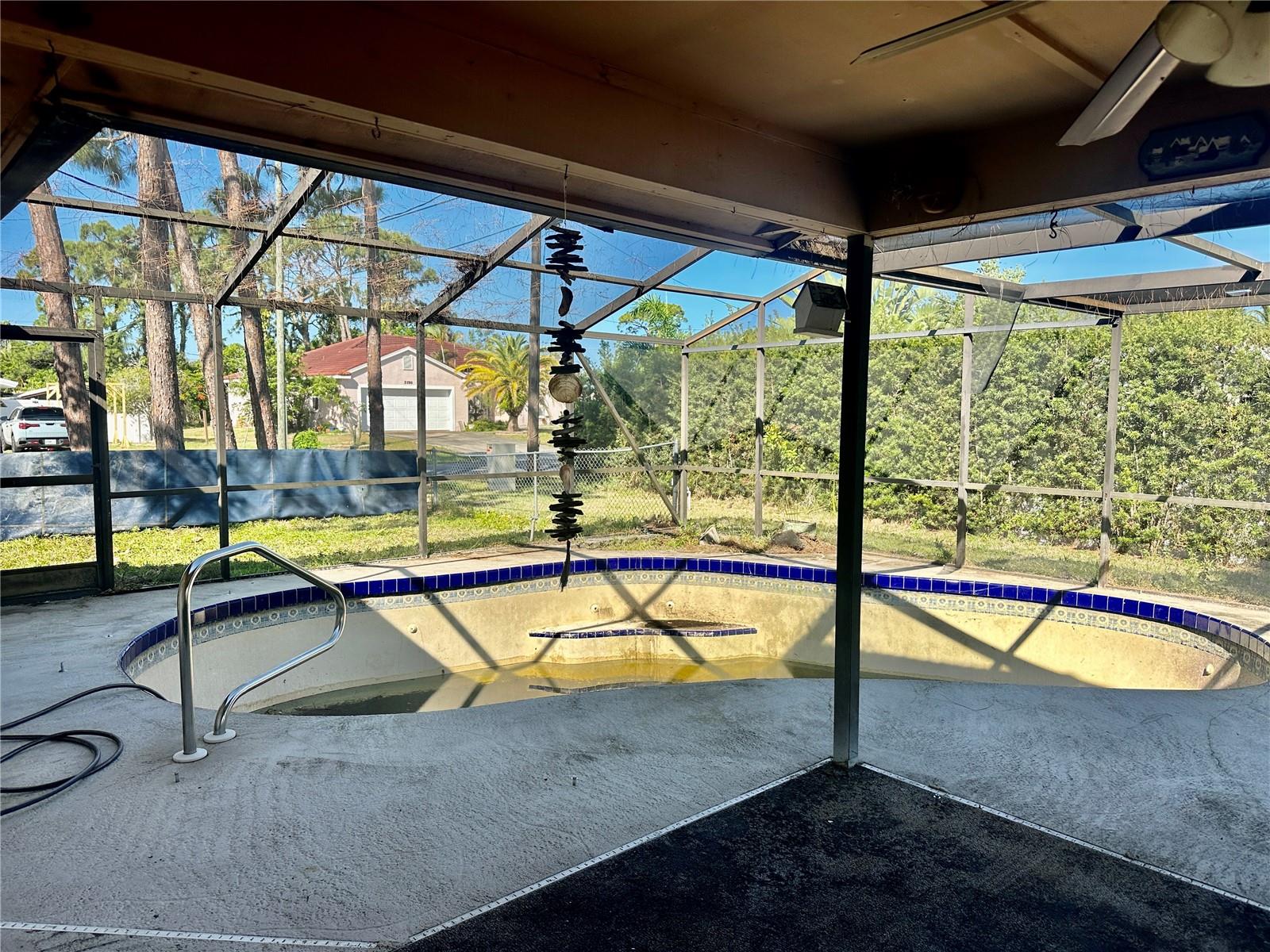 SOUTH VENICE - Residential