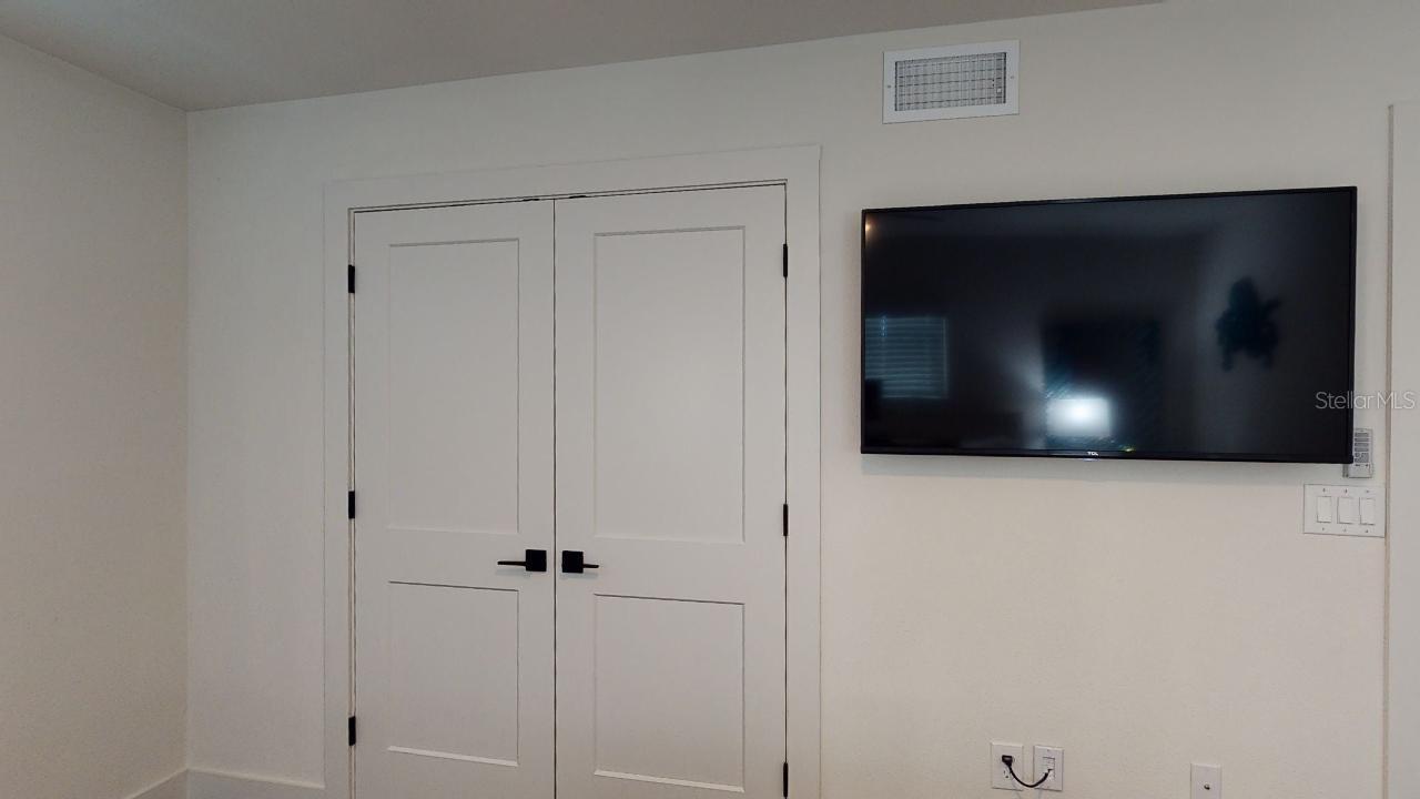 POS SUB OF BLKS G & H - Residential Lease