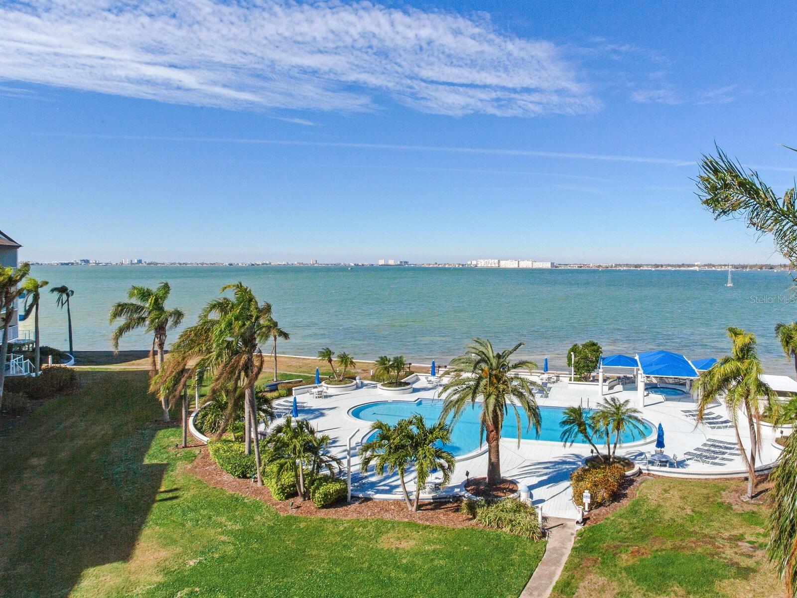 ISLA KEY CONDO - Residential