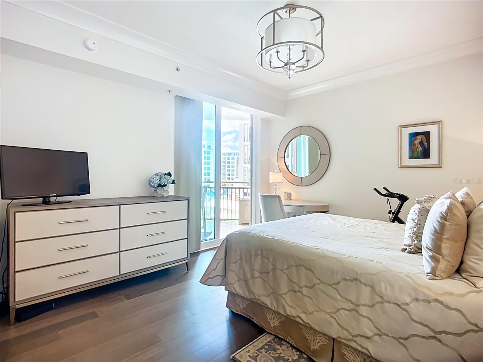 1350 MAIN RESIDENTIAL - Residential