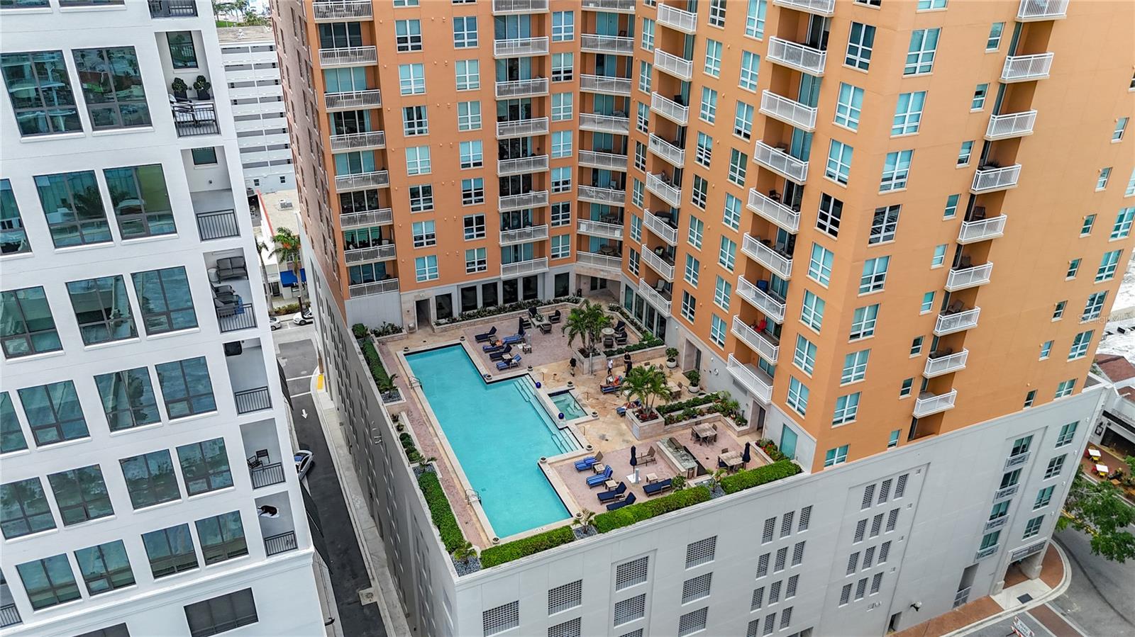 1350 MAIN RESIDENTIAL - Residential
