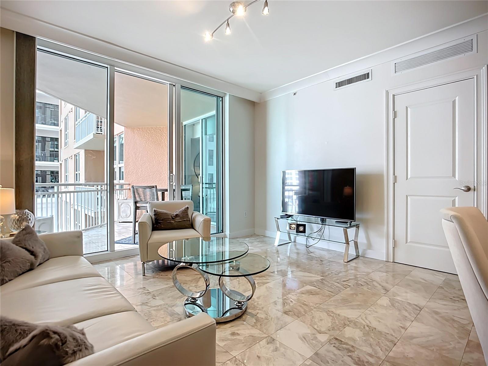 1350 MAIN RESIDENTIAL - Residential