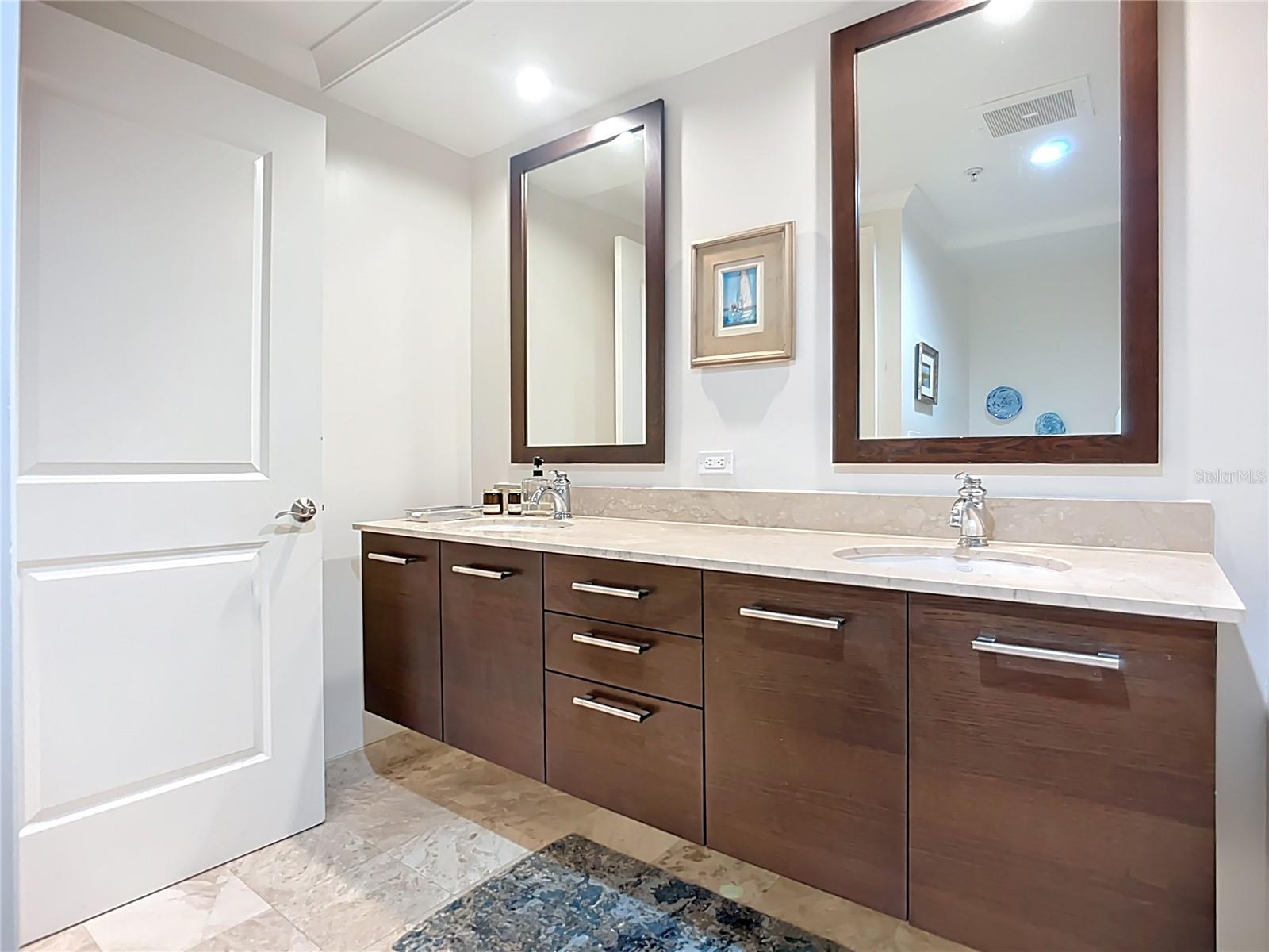 1350 MAIN RESIDENTIAL - Residential
