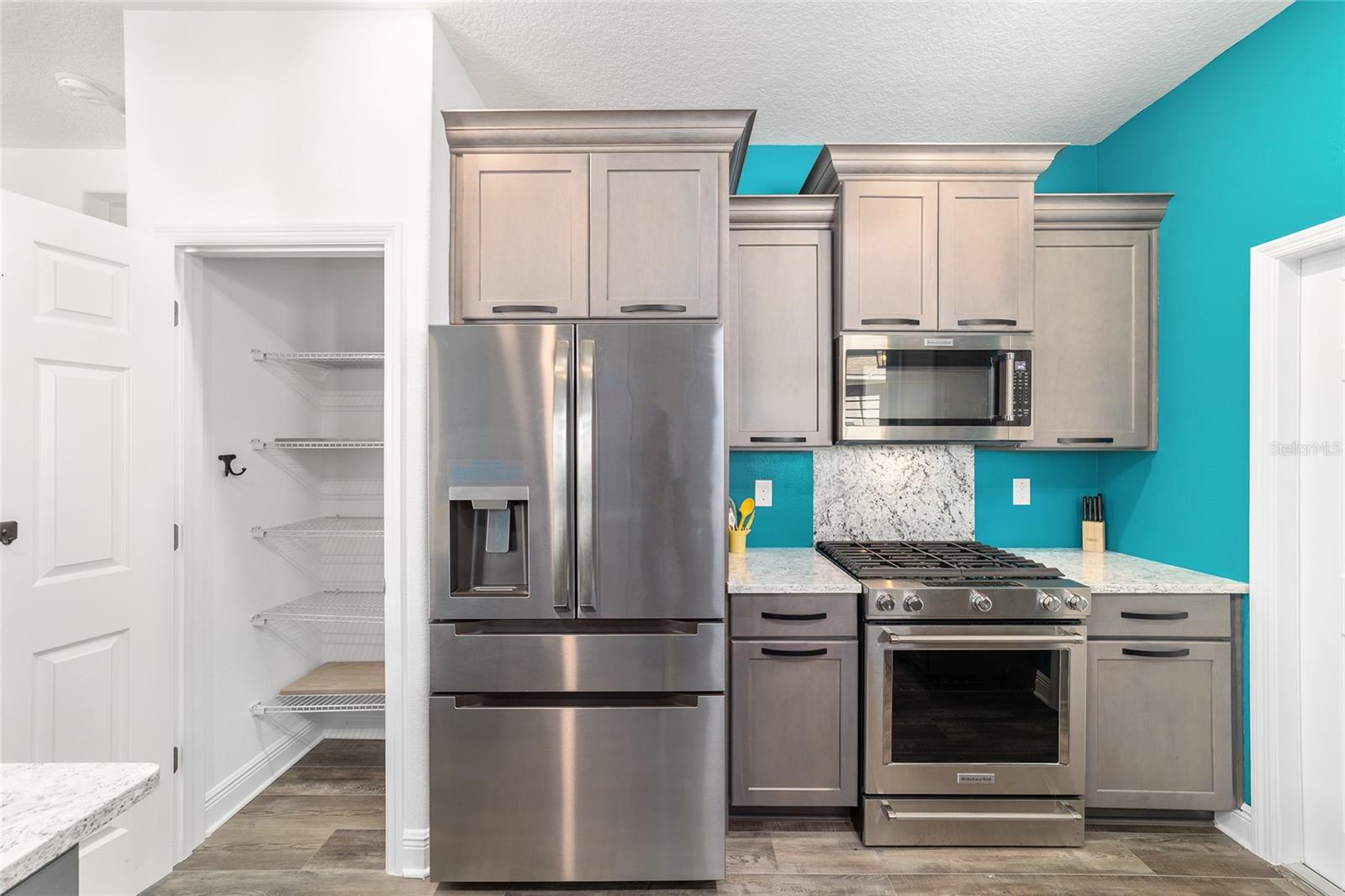 ON TOP OF THE WORLD - Residential