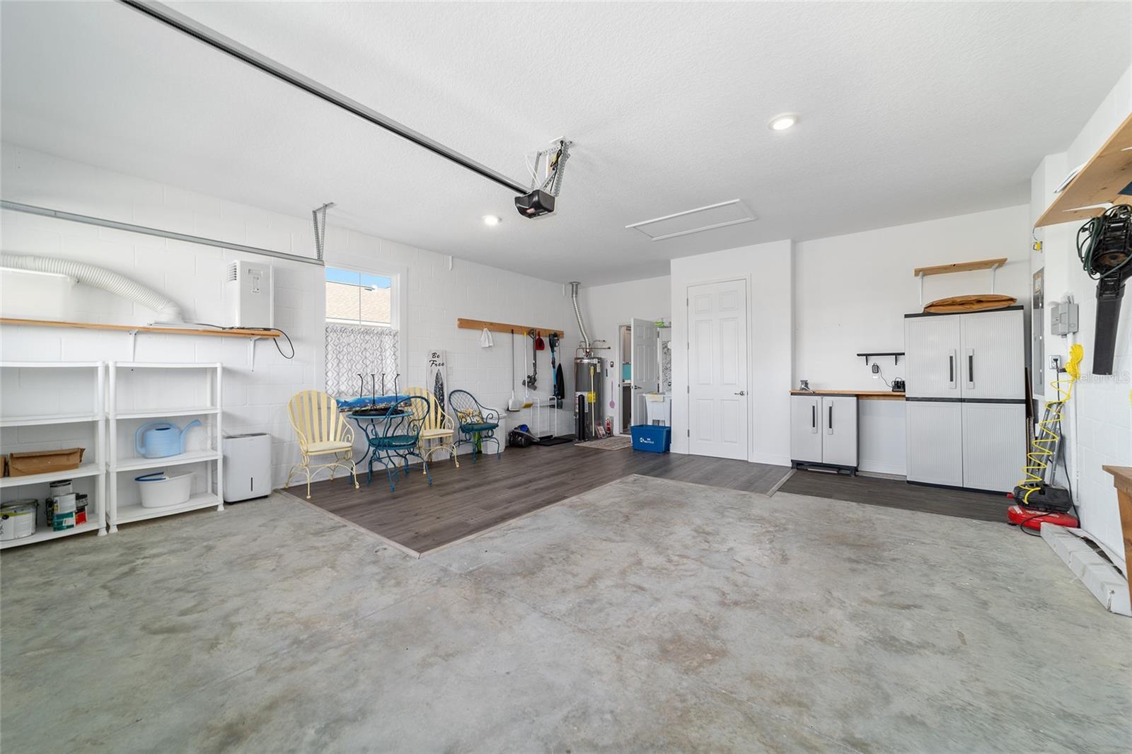 ON TOP OF THE WORLD - Residential