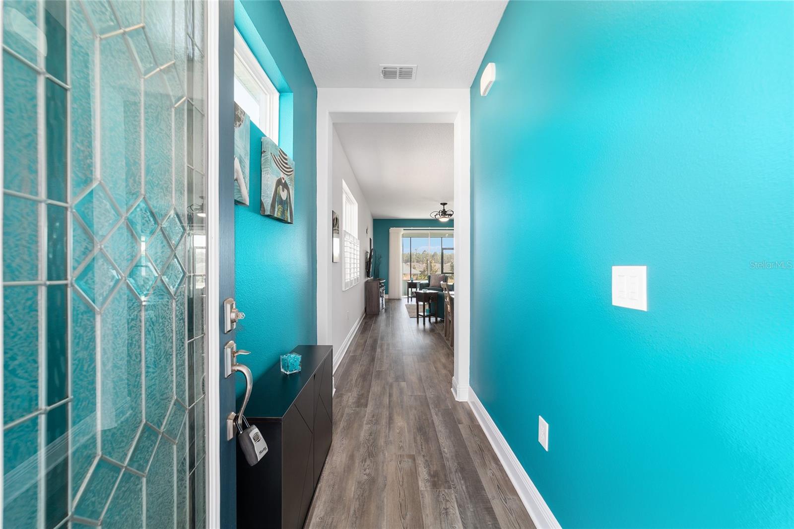 ON TOP OF THE WORLD - Residential