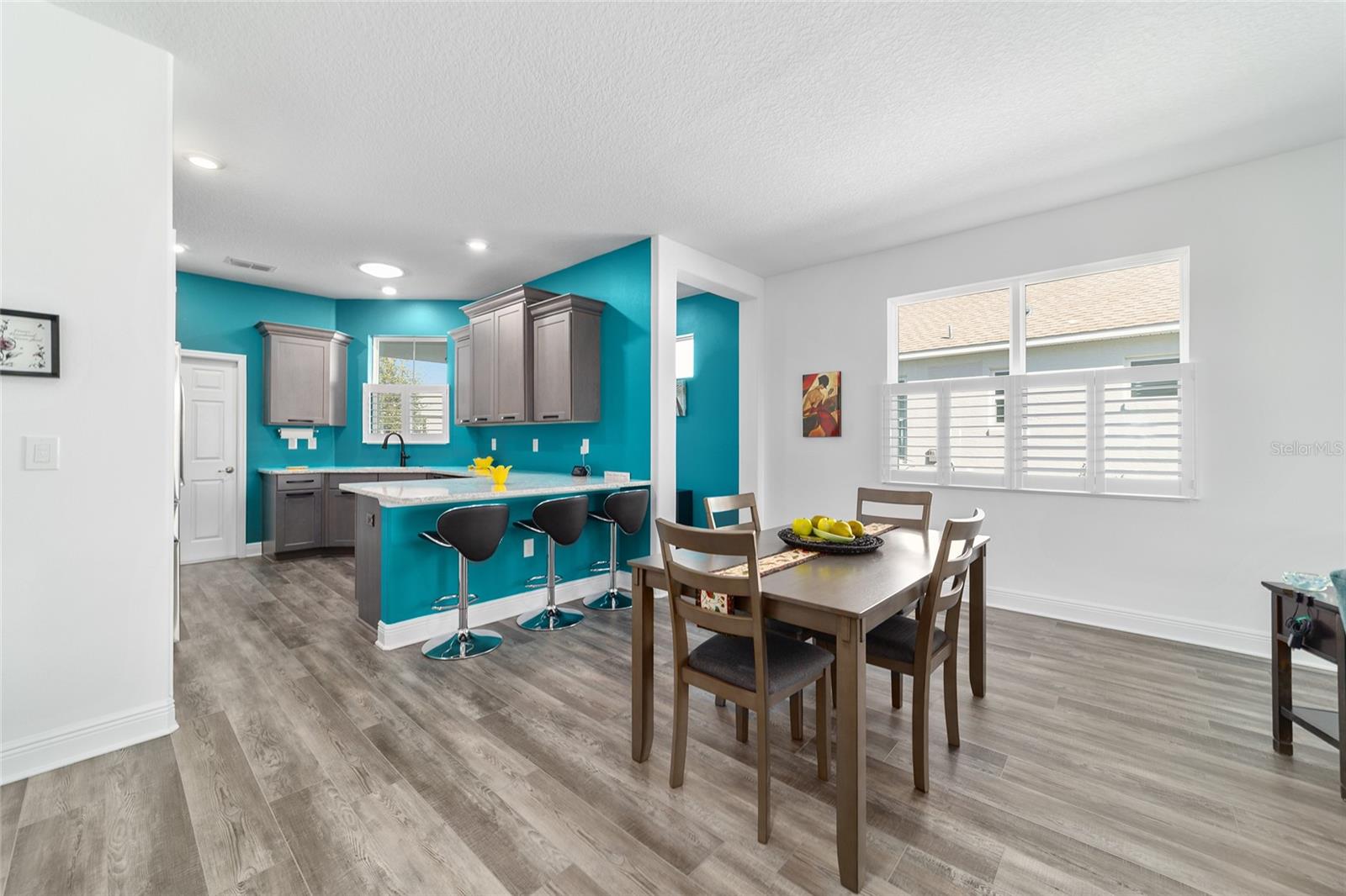 ON TOP OF THE WORLD - Residential