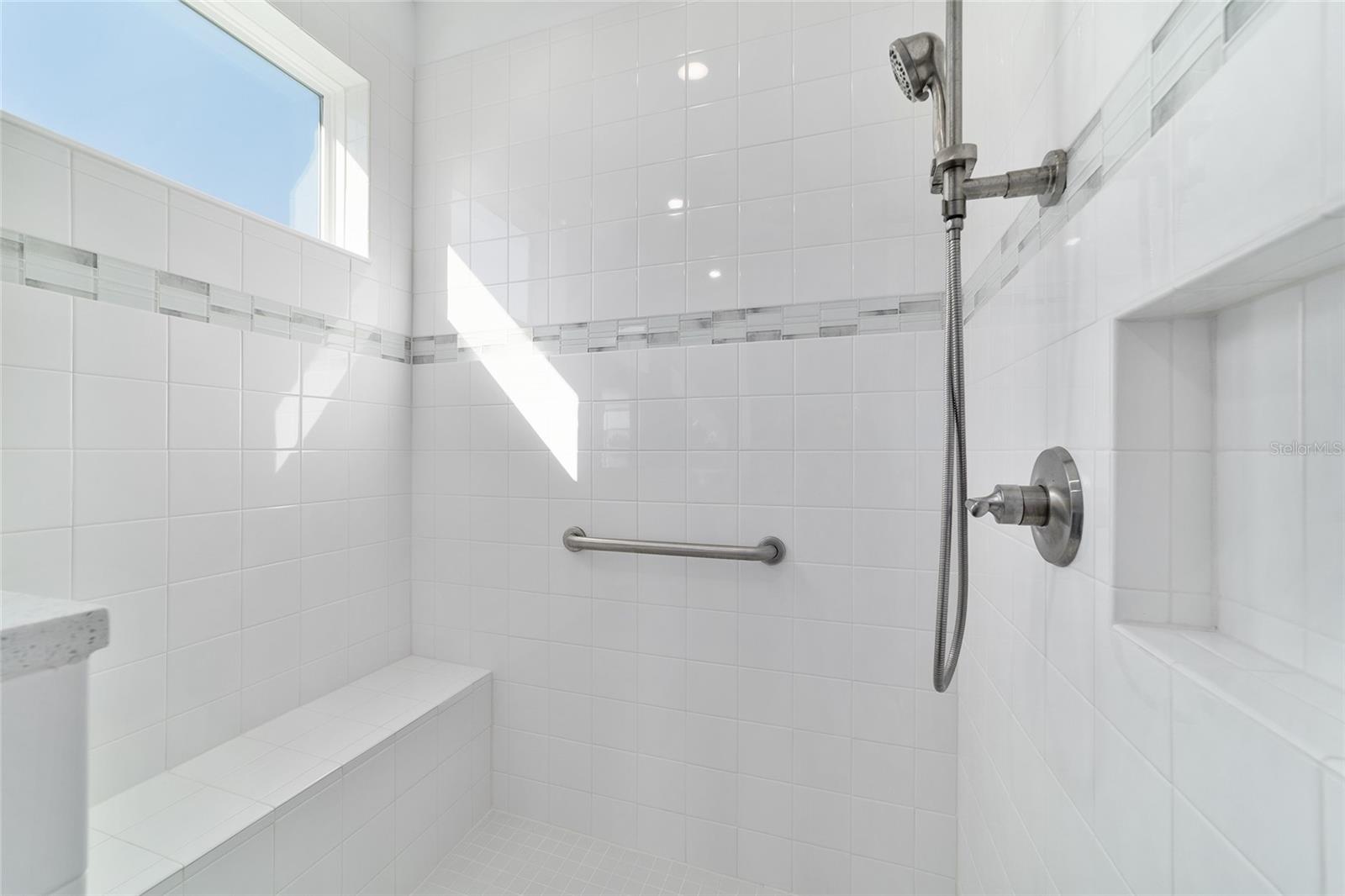 ON TOP OF THE WORLD - Residential