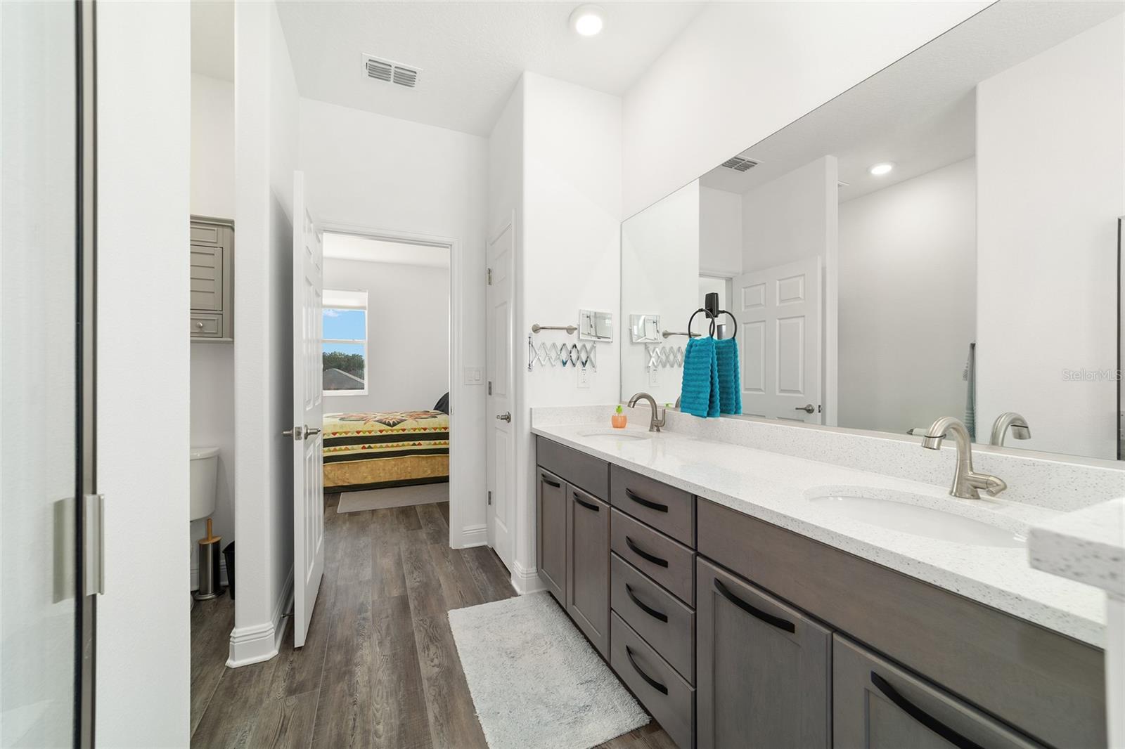 ON TOP OF THE WORLD - Residential