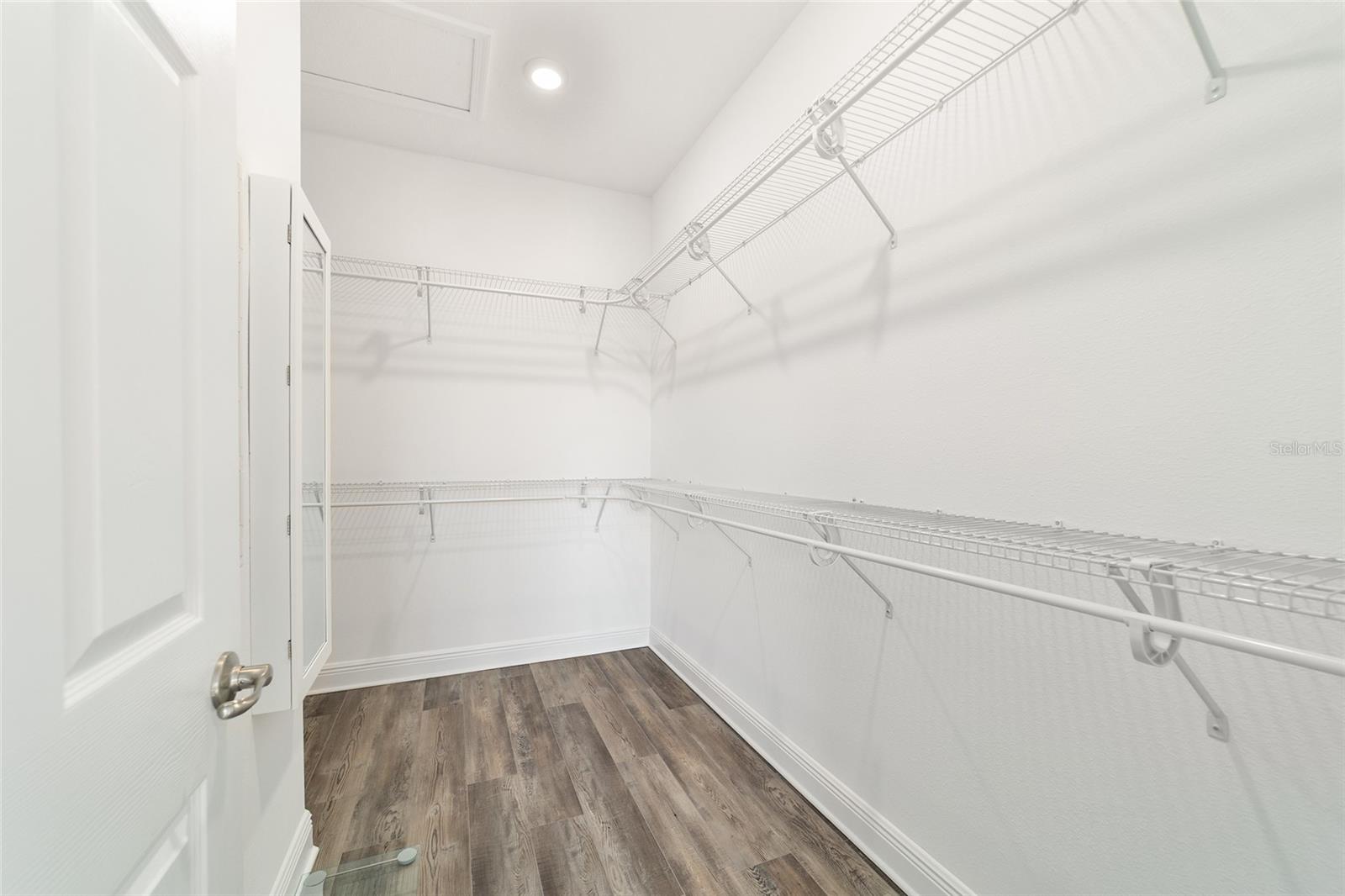 ON TOP OF THE WORLD - Residential