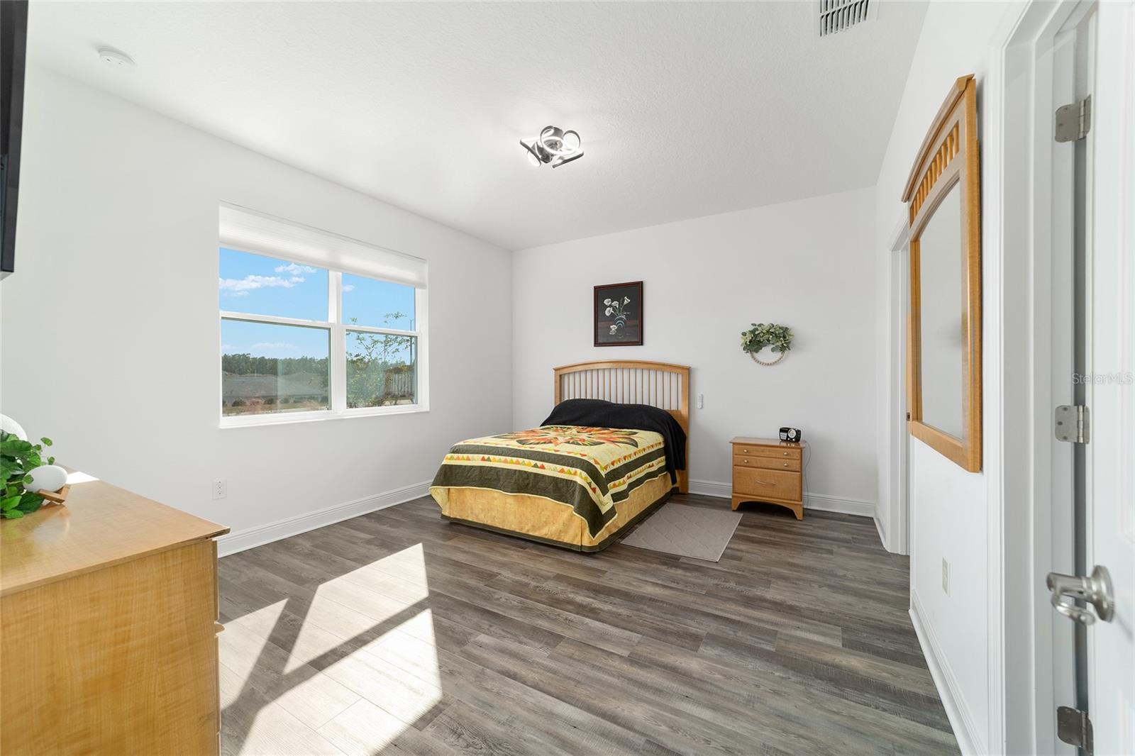 ON TOP OF THE WORLD - Residential