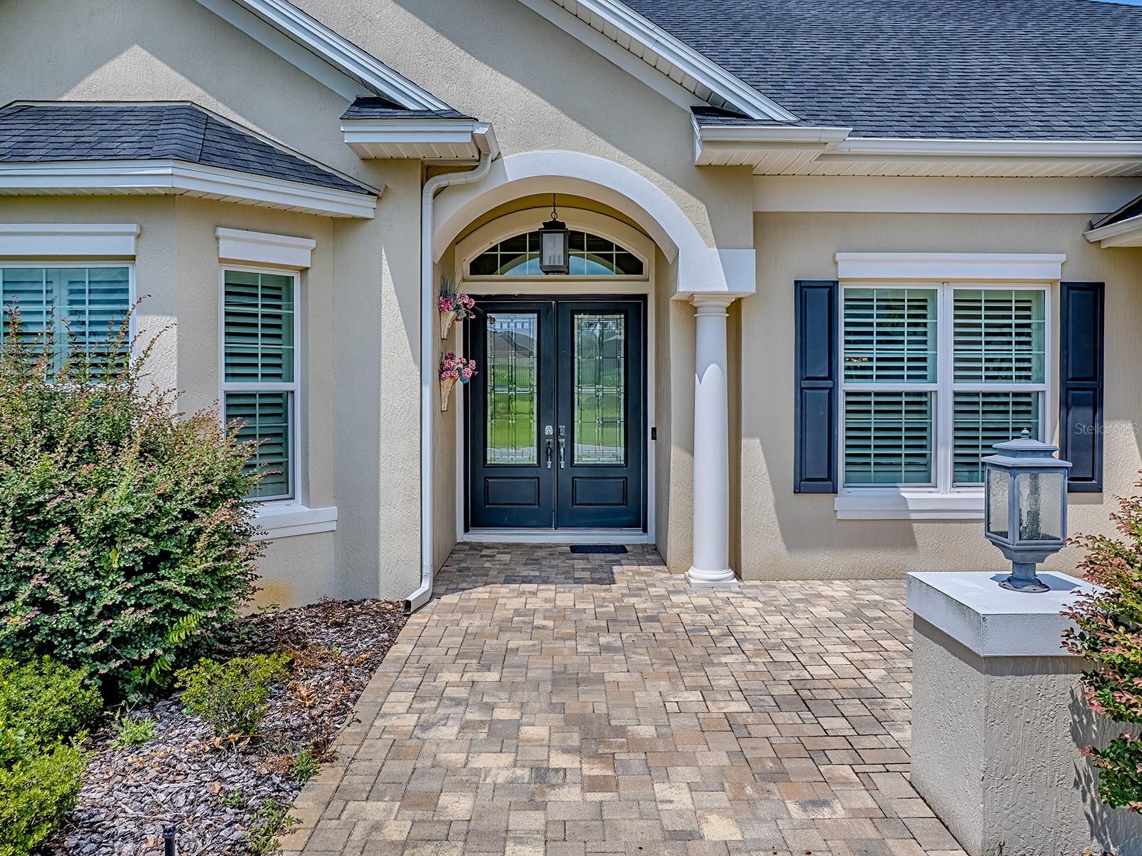 4038 SWAYING PALM COURT