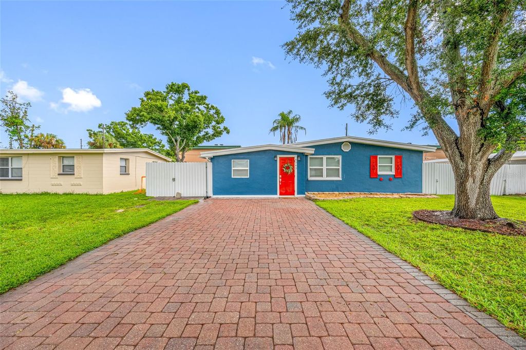 Photo of 6563 65th Avenue N, Pinellas Park, FL 33781 (MLS # TB8399755)